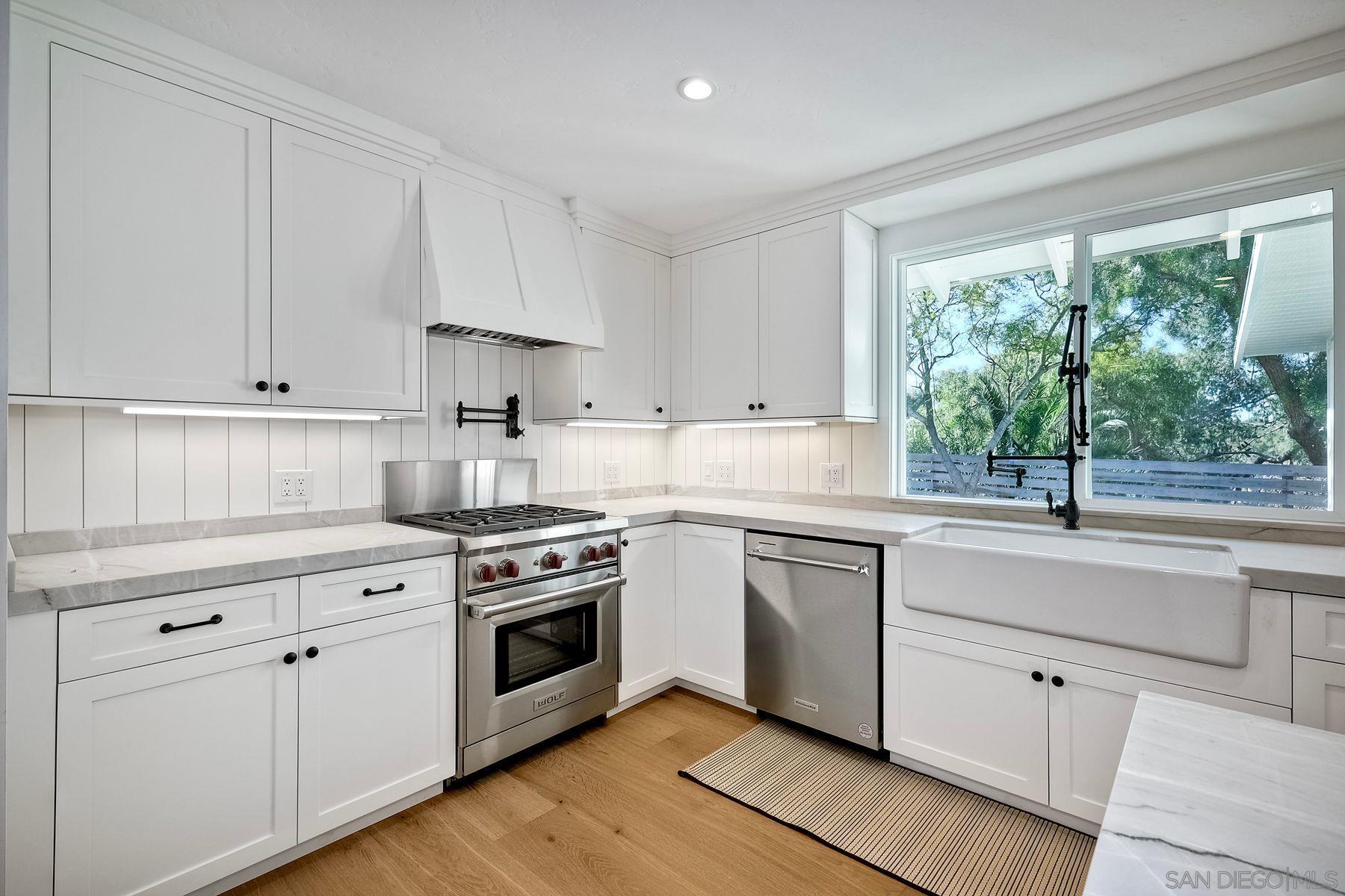 Detail Gallery Image 7 of 29 For 1311  Crestridge Dr, Oceanside,  CA 92054 - 3 Beds | 3 Baths