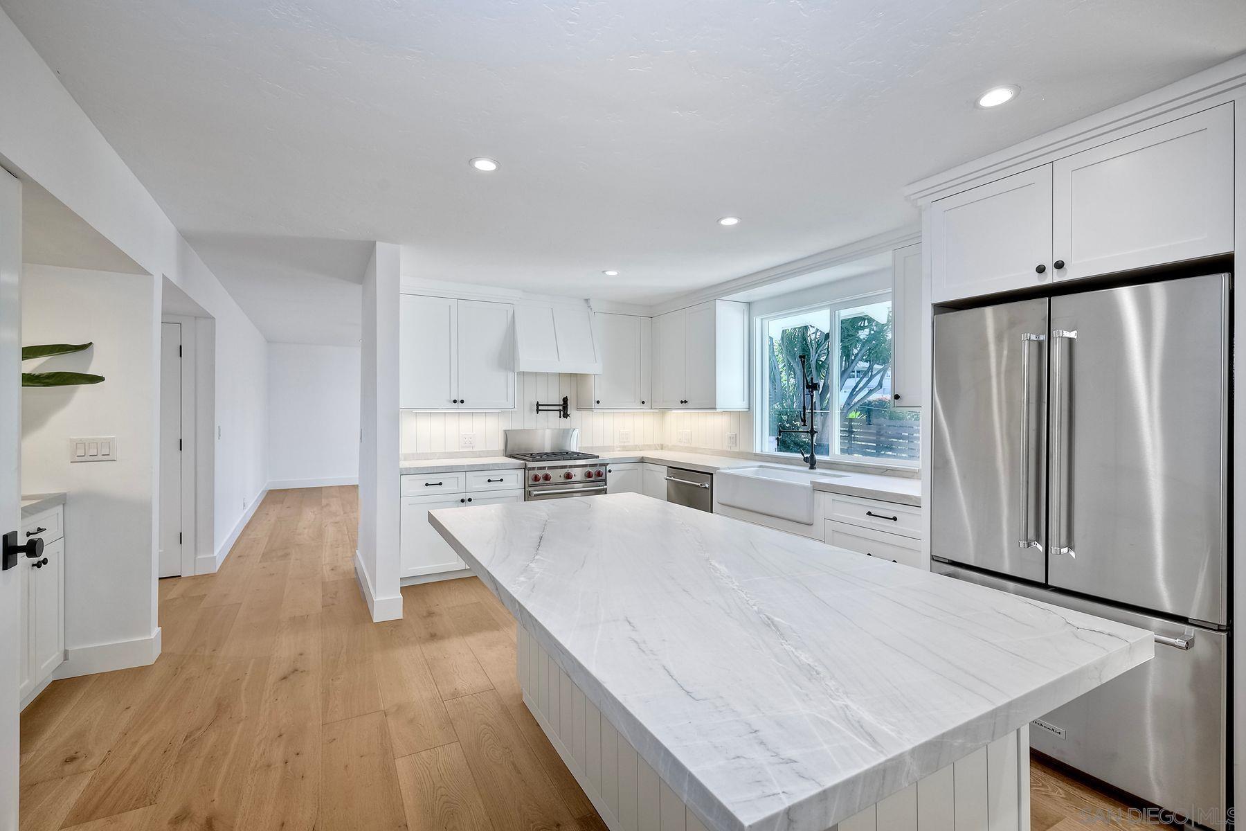 Detail Gallery Image 8 of 29 For 1311  Crestridge Dr, Oceanside,  CA 92054 - 3 Beds | 3 Baths