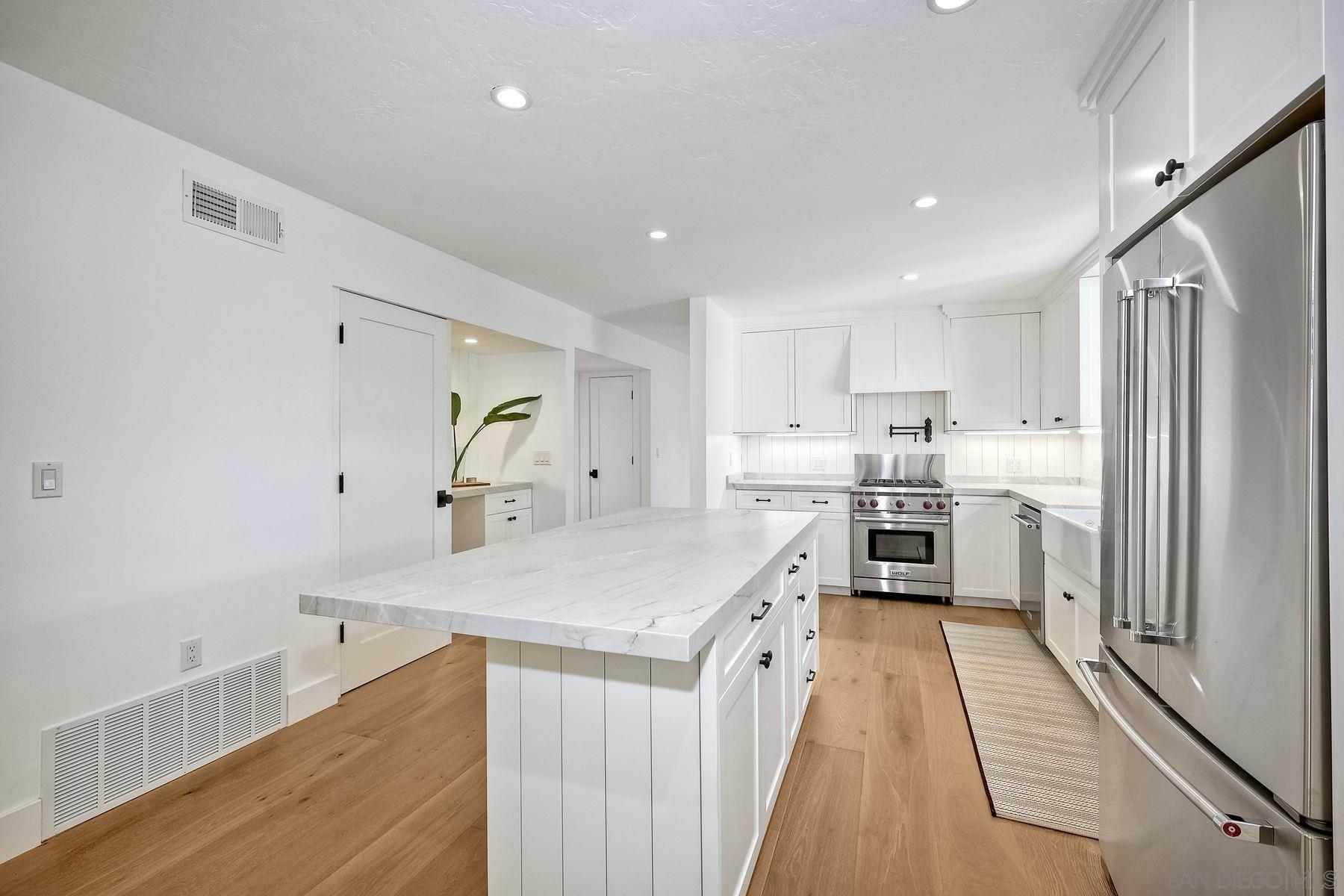 Detail Gallery Image 9 of 29 For 1311  Crestridge Dr, Oceanside,  CA 92054 - 3 Beds | 3 Baths