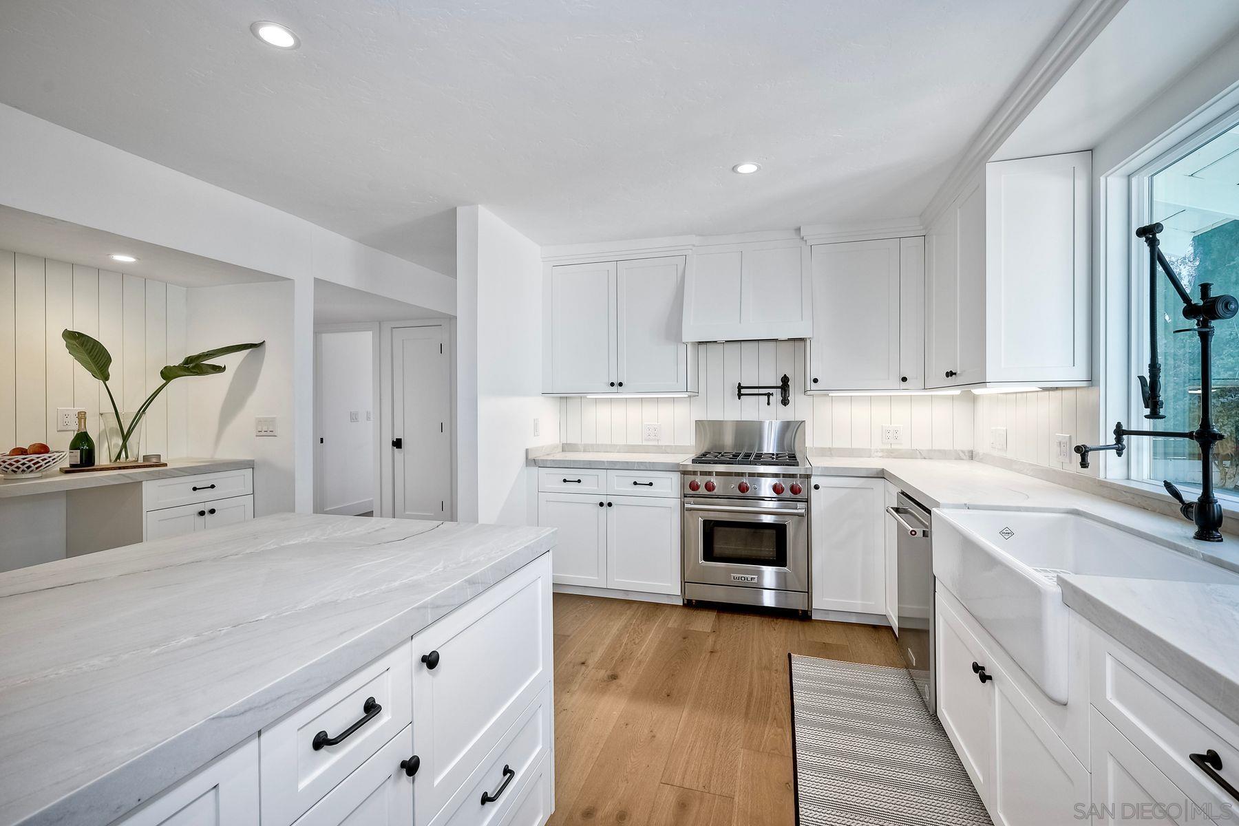 Detail Gallery Image 10 of 29 For 1311  Crestridge Dr, Oceanside,  CA 92054 - 3 Beds | 3 Baths