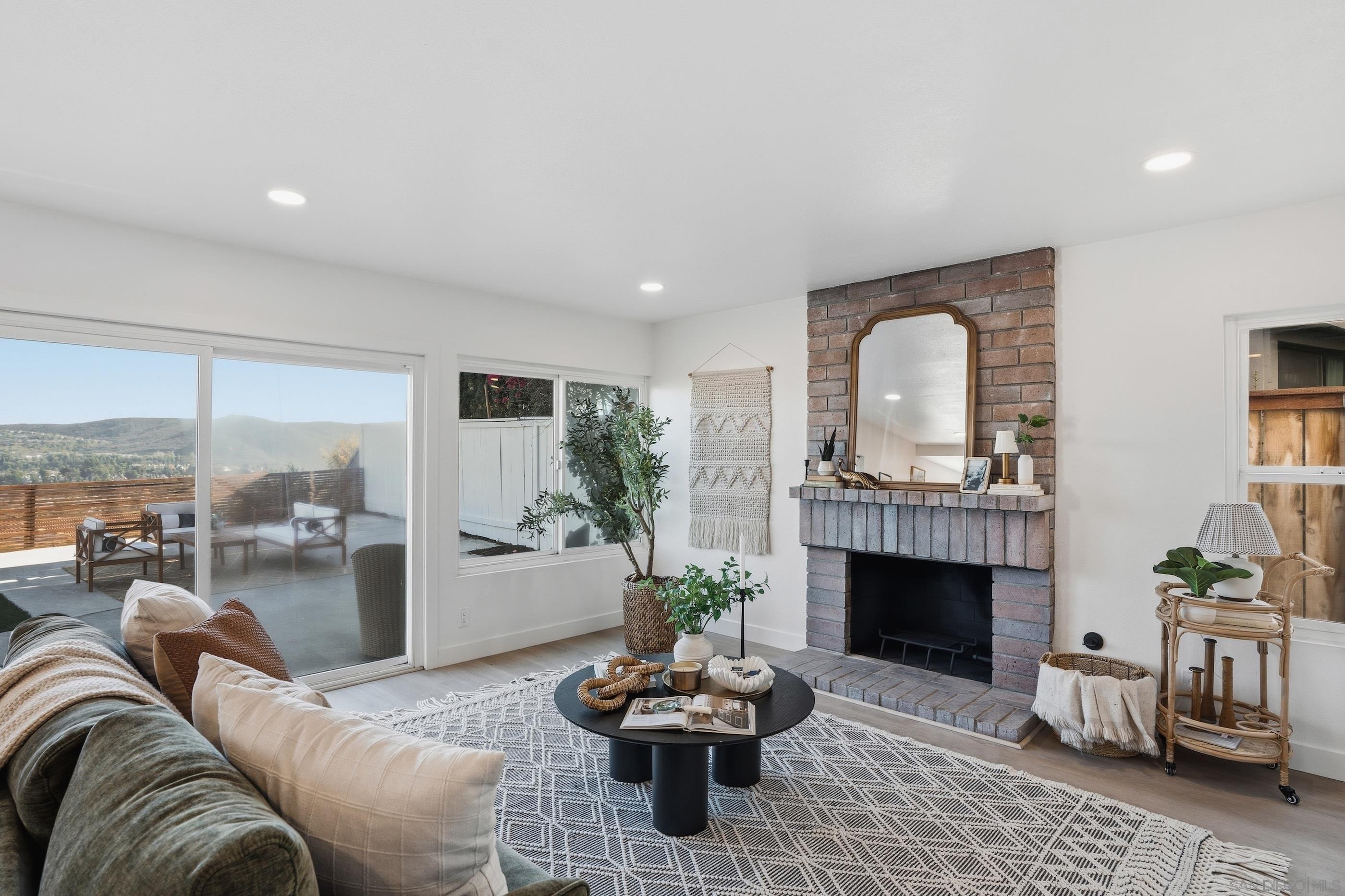 Detail Gallery Image 11 of 21 For 14463  Yukon, San Diego,  CA 92129 - 4 Beds | 2/1 Baths