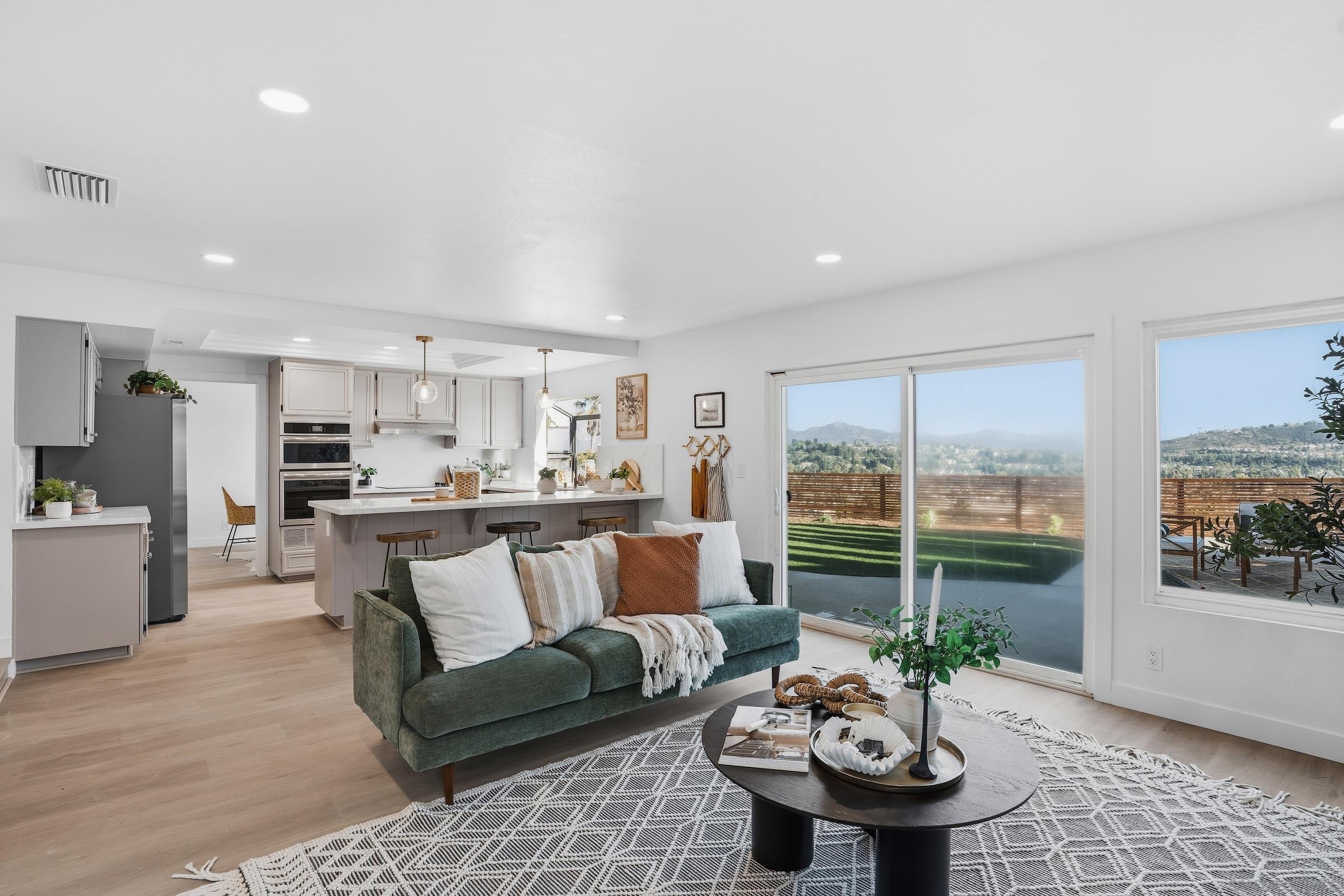 Detail Gallery Image 12 of 21 For 14463  Yukon, San Diego,  CA 92129 - 4 Beds | 2/1 Baths