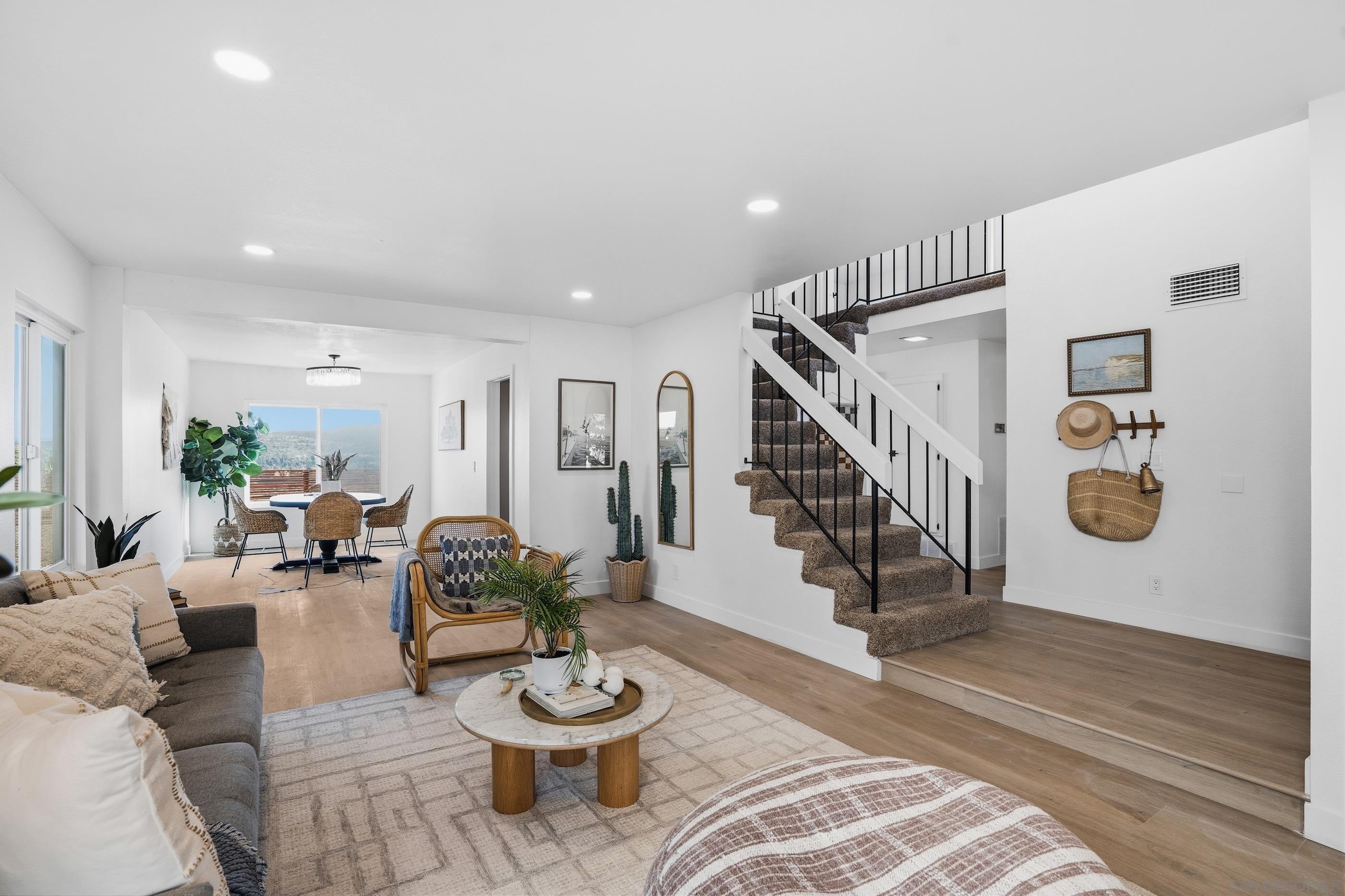 Detail Gallery Image 6 of 21 For 14463  Yukon, San Diego,  CA 92129 - 4 Beds | 2/1 Baths