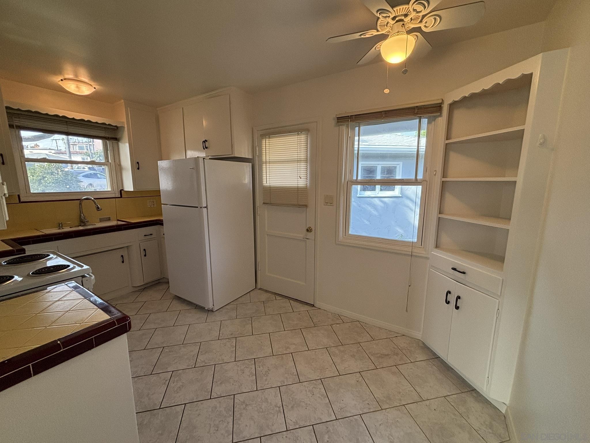 Detail Gallery Image 11 of 21 For 1676  Chatsworth Blvd, San Diego,  CA 92107 - 2 Beds | 1 Baths