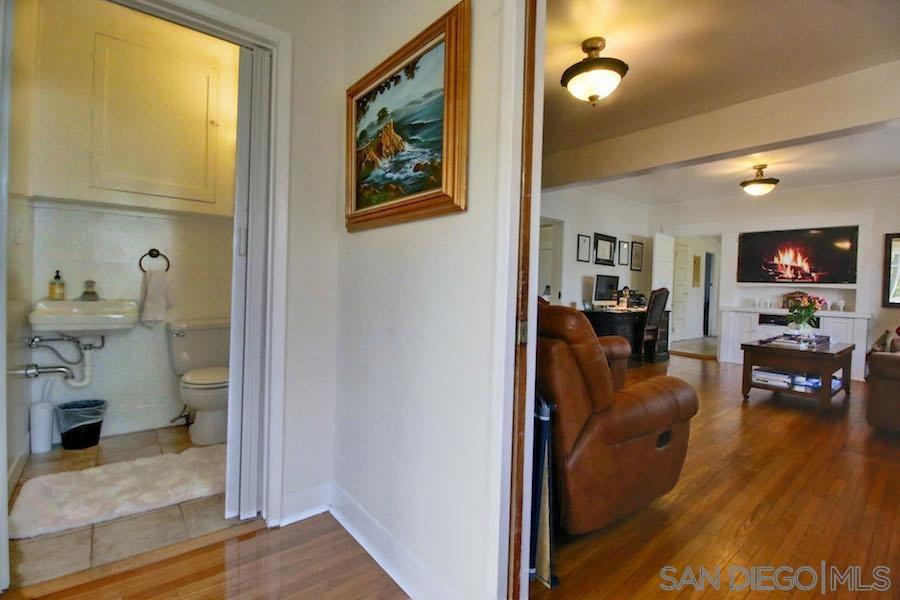 Detail Gallery Image 13 of 20 For 3970  Harney Street, San Diego,  CA 92110 - 3 Beds | 1/1 Baths