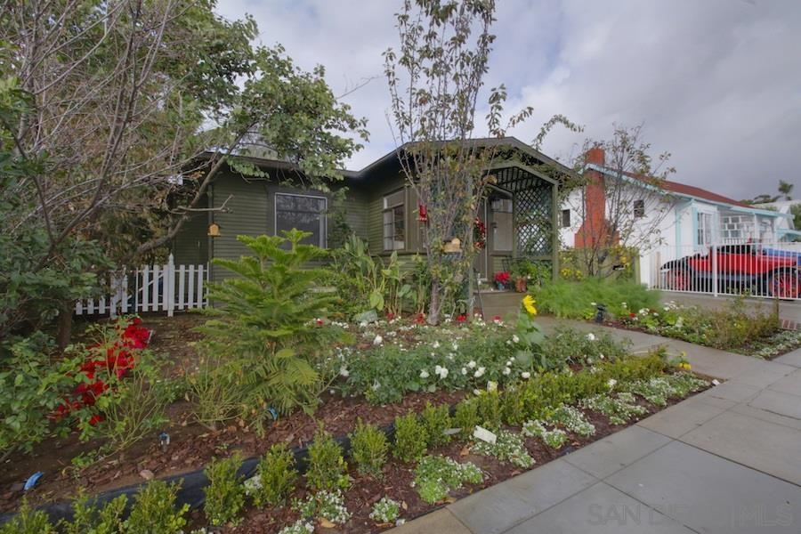 Detail Gallery Image 3 of 20 For 3970  Harney Street, San Diego,  CA 92110 - 3 Beds | 1/1 Baths