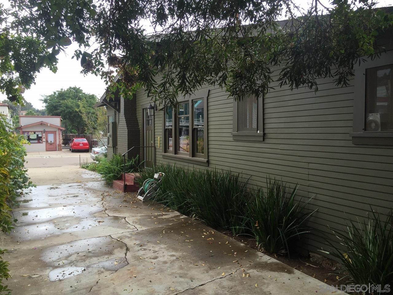 Detail Gallery Image 6 of 20 For 3970  Harney Street, San Diego,  CA 92110 - 3 Beds | 1/1 Baths