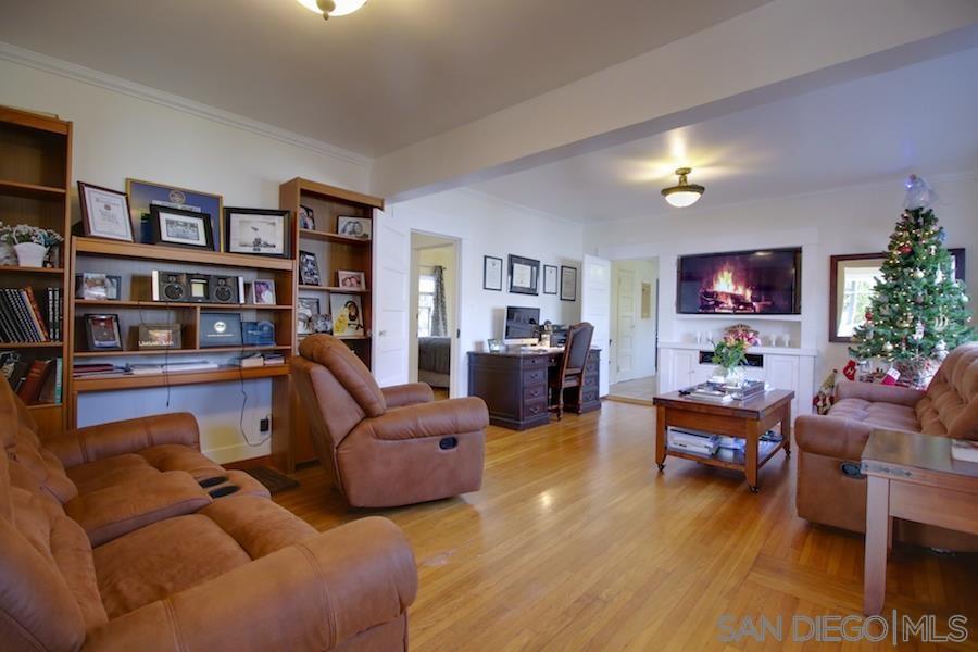 Detail Gallery Image 8 of 20 For 3970  Harney Street, San Diego,  CA 92110 - 3 Beds | 1/1 Baths