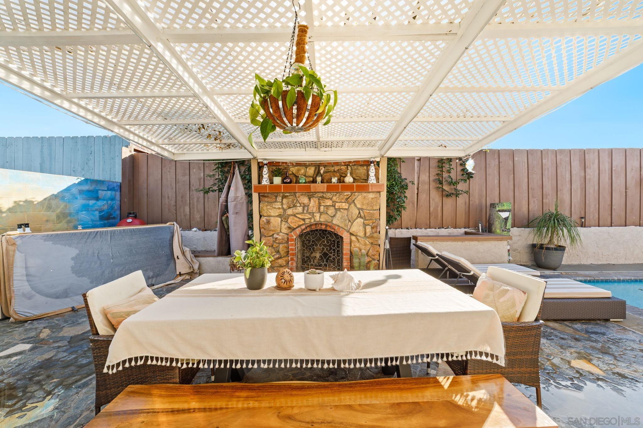 Detail Gallery Image 2 of 44 For 7111  Malta St, San Diego,  CA 92111 - 3 Beds | 2 Baths