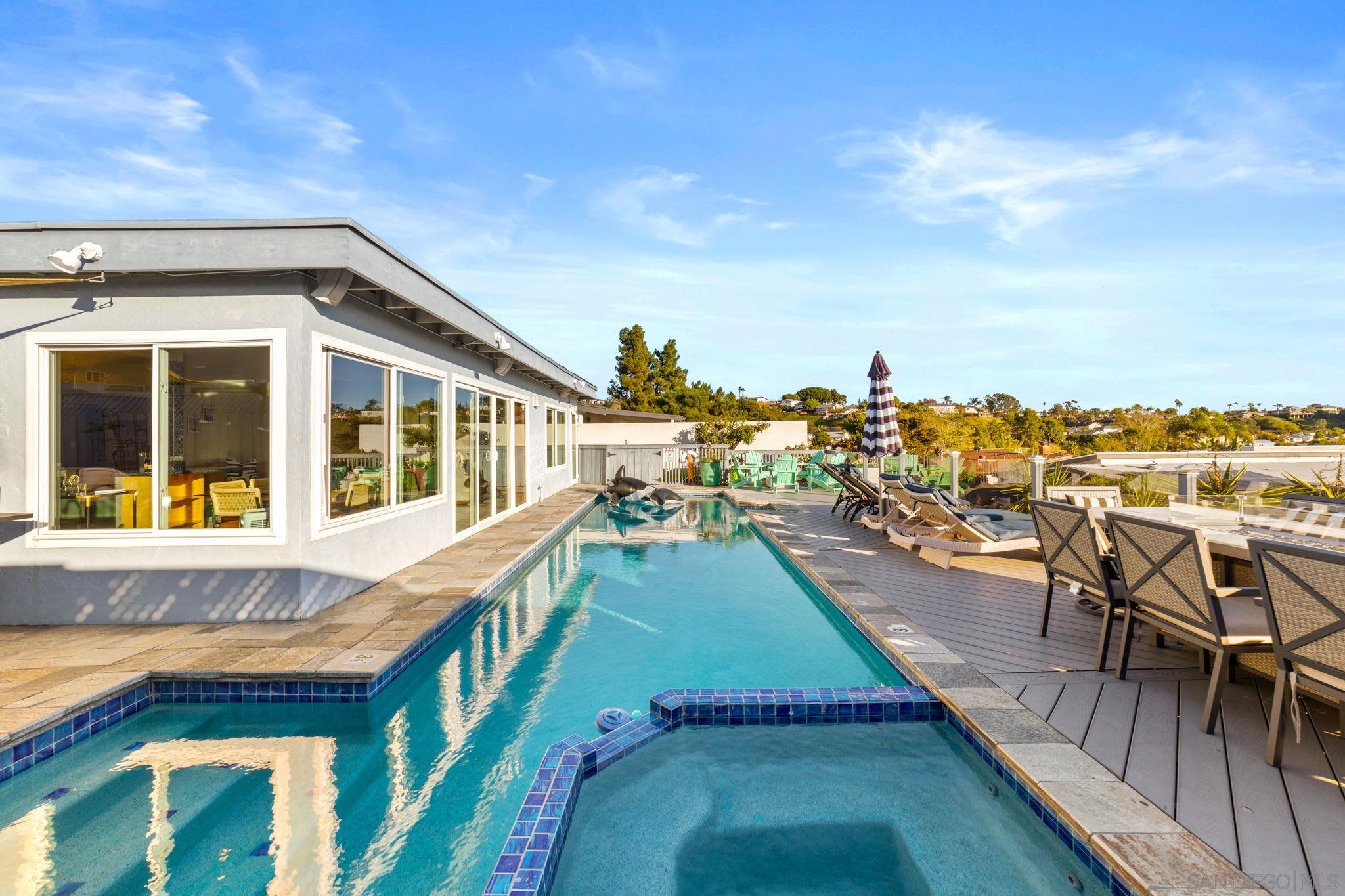 Detail Gallery Image 3 of 47 For 3081  Nute Way, San Diego,  CA 92117 - 3 Beds | 2 Baths