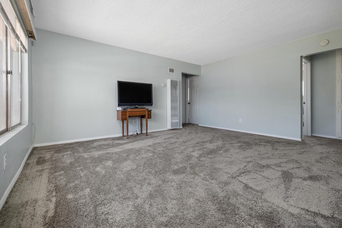 Detail Gallery Image 4 of 31 For Gregory St, San Diego,  CA 92113 - – Beds | – Baths