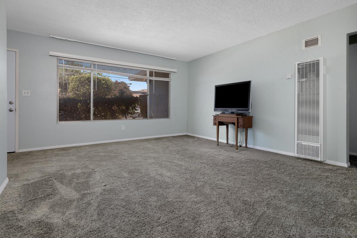 Detail Gallery Image 5 of 31 For Gregory St, San Diego,  CA 92113 - – Beds | – Baths