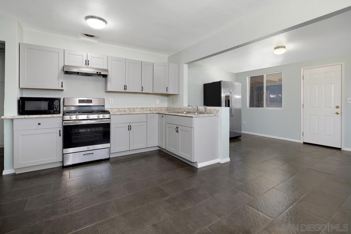 Detail Gallery Image 7 of 31 For Gregory St, San Diego,  CA 92113 - – Beds | – Baths