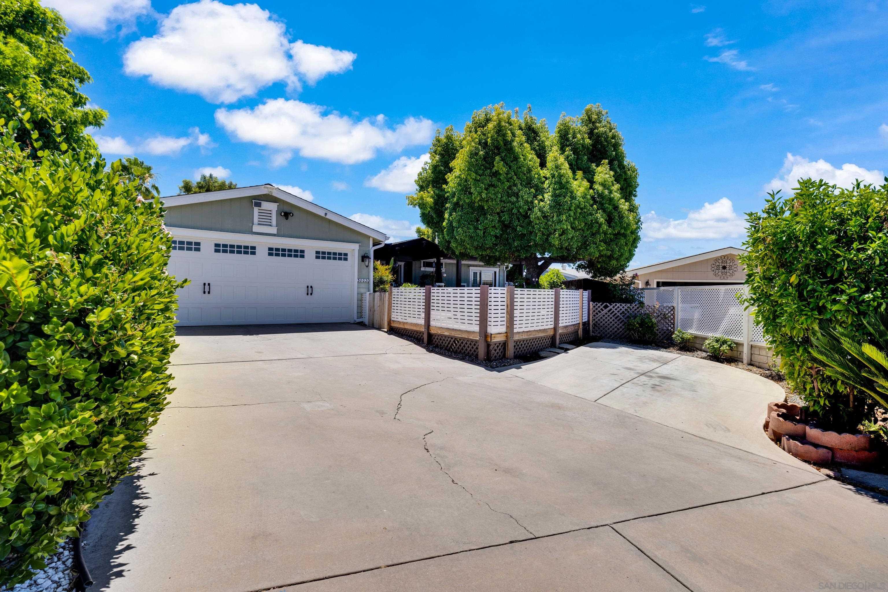 Detail Gallery Image 4 of 45 For 38020  Calle Confite, Murrieta,  CA 92563 - 2 Beds | 2 Baths