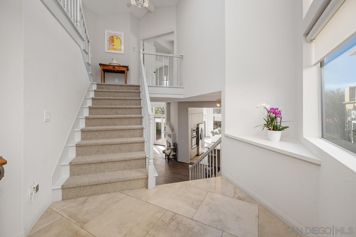 Detail Gallery Image 2 of 33 For 5743  Caminito Empresa, La Jolla,  CA 92037 - 3 Beds | 2/1 Baths