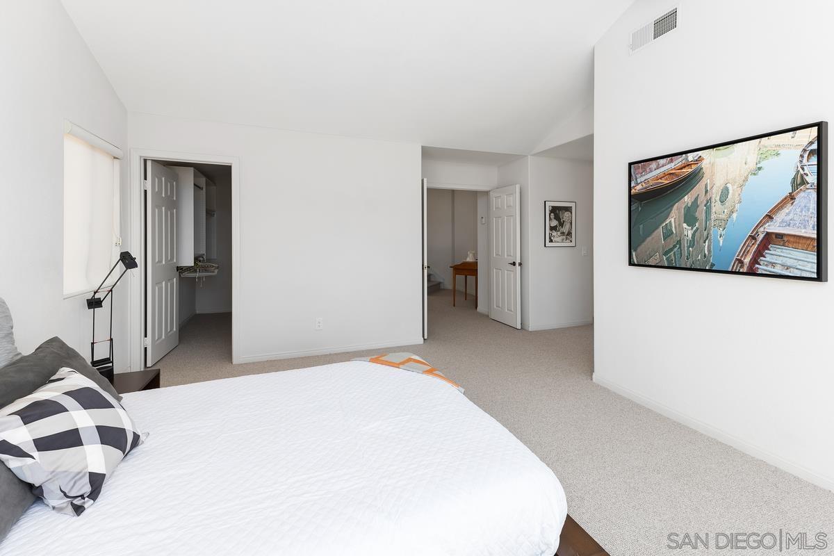 Detail Gallery Image 14 of 33 For 5743  Caminito Empresa, La Jolla,  CA 92037 - 3 Beds | 2/1 Baths