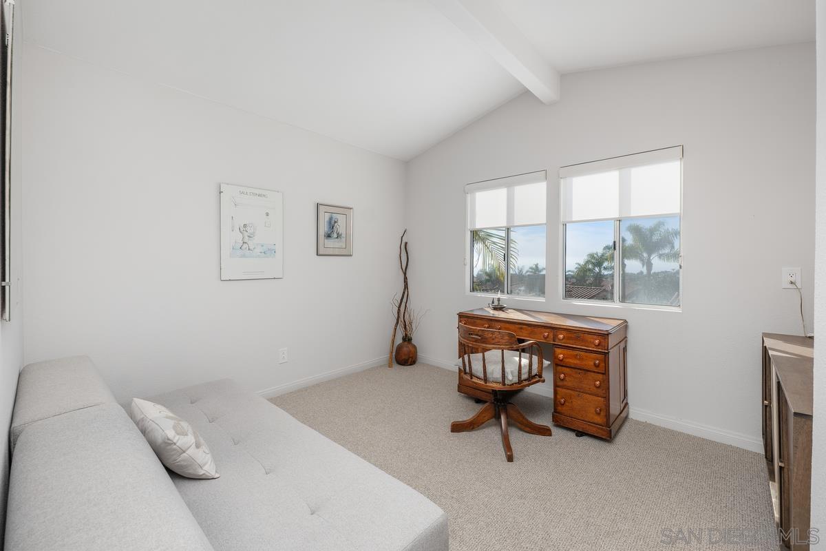 Detail Gallery Image 16 of 33 For 5743  Caminito Empresa, La Jolla,  CA 92037 - 3 Beds | 2/1 Baths