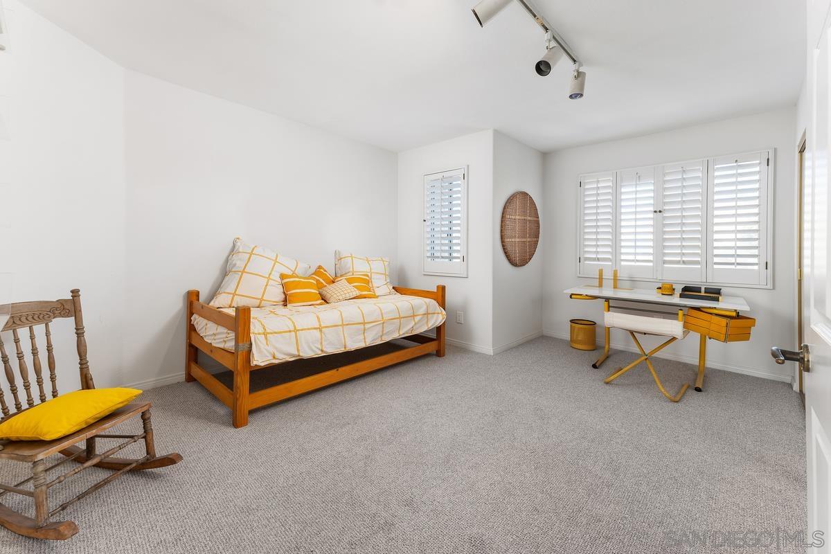 Detail Gallery Image 19 of 33 For 5743  Caminito Empresa, La Jolla,  CA 92037 - 3 Beds | 2/1 Baths