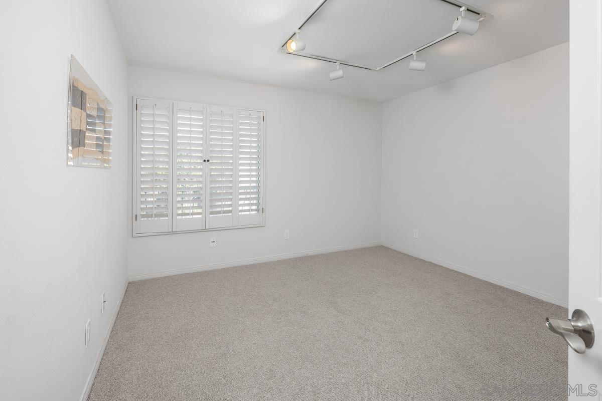 Detail Gallery Image 20 of 33 For 5743  Caminito Empresa, La Jolla,  CA 92037 - 3 Beds | 2/1 Baths