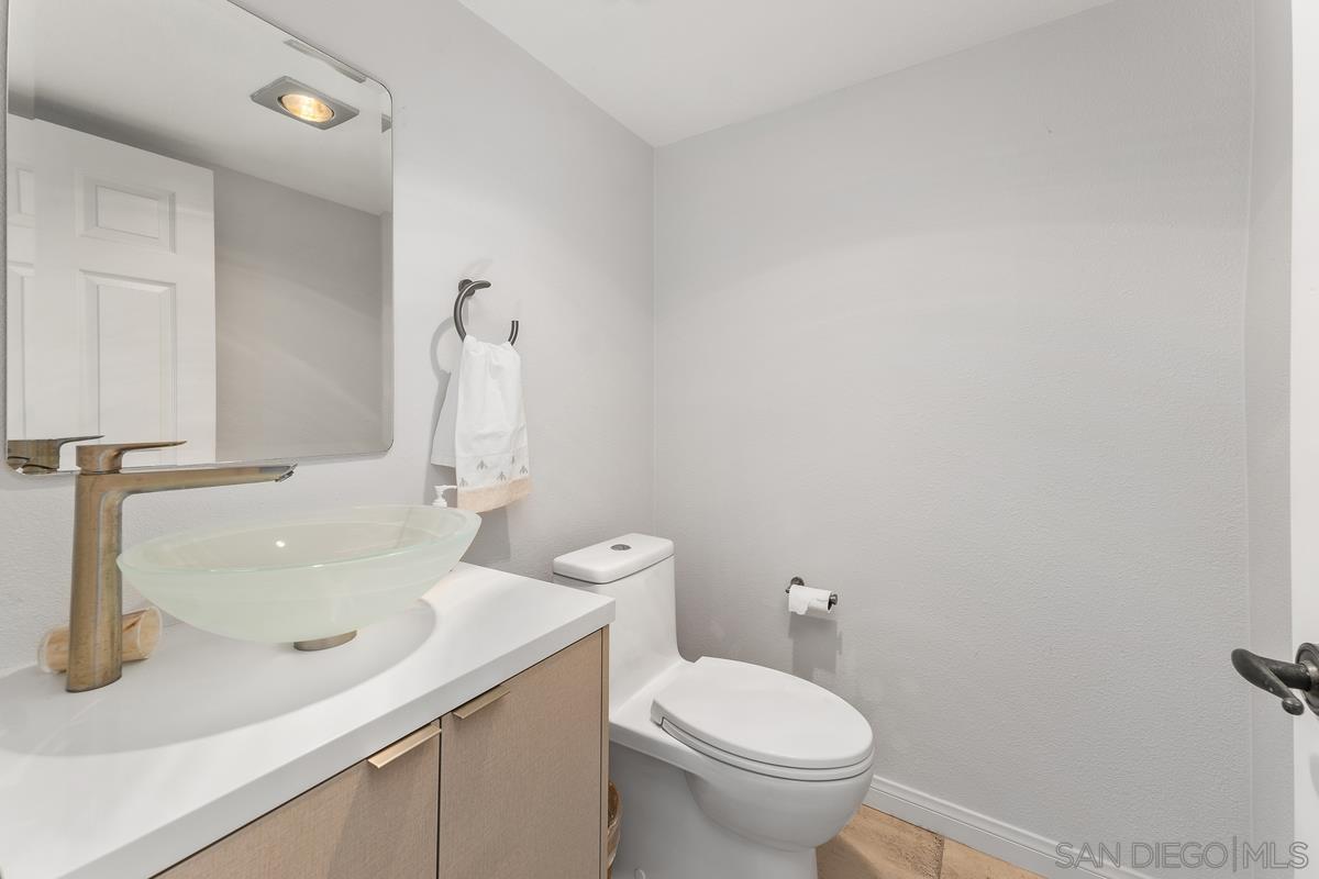 Detail Gallery Image 21 of 33 For 5743  Caminito Empresa, La Jolla,  CA 92037 - 3 Beds | 2/1 Baths