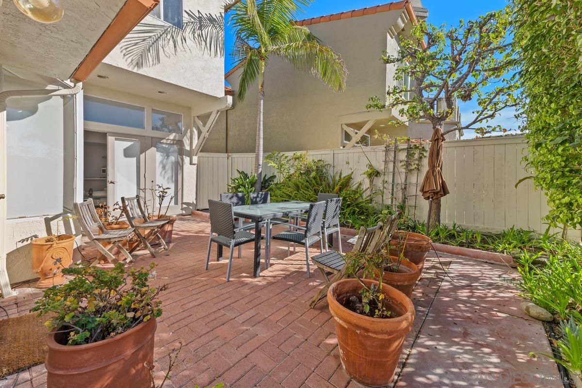 Detail Gallery Image 22 of 33 For 5743  Caminito Empresa, La Jolla,  CA 92037 - 3 Beds | 2/1 Baths