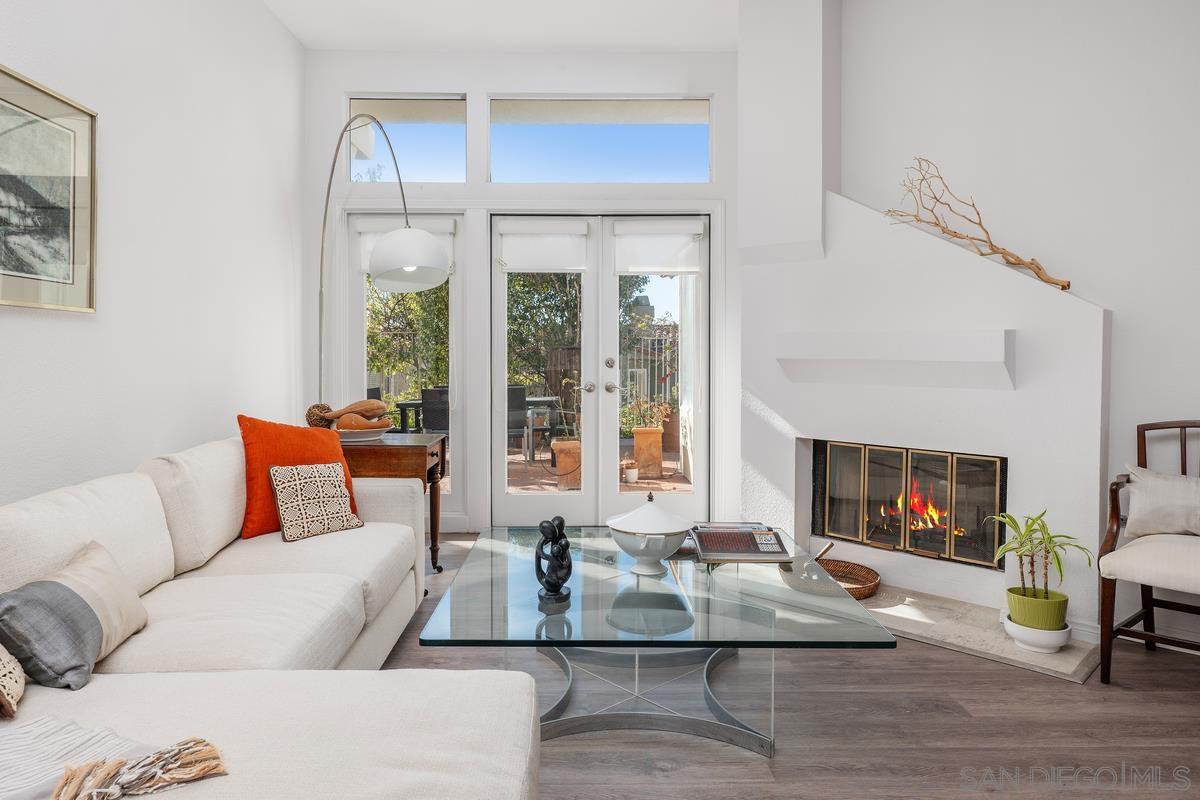 Detail Gallery Image 9 of 33 For 5743  Caminito Empresa, La Jolla,  CA 92037 - 3 Beds | 2/1 Baths