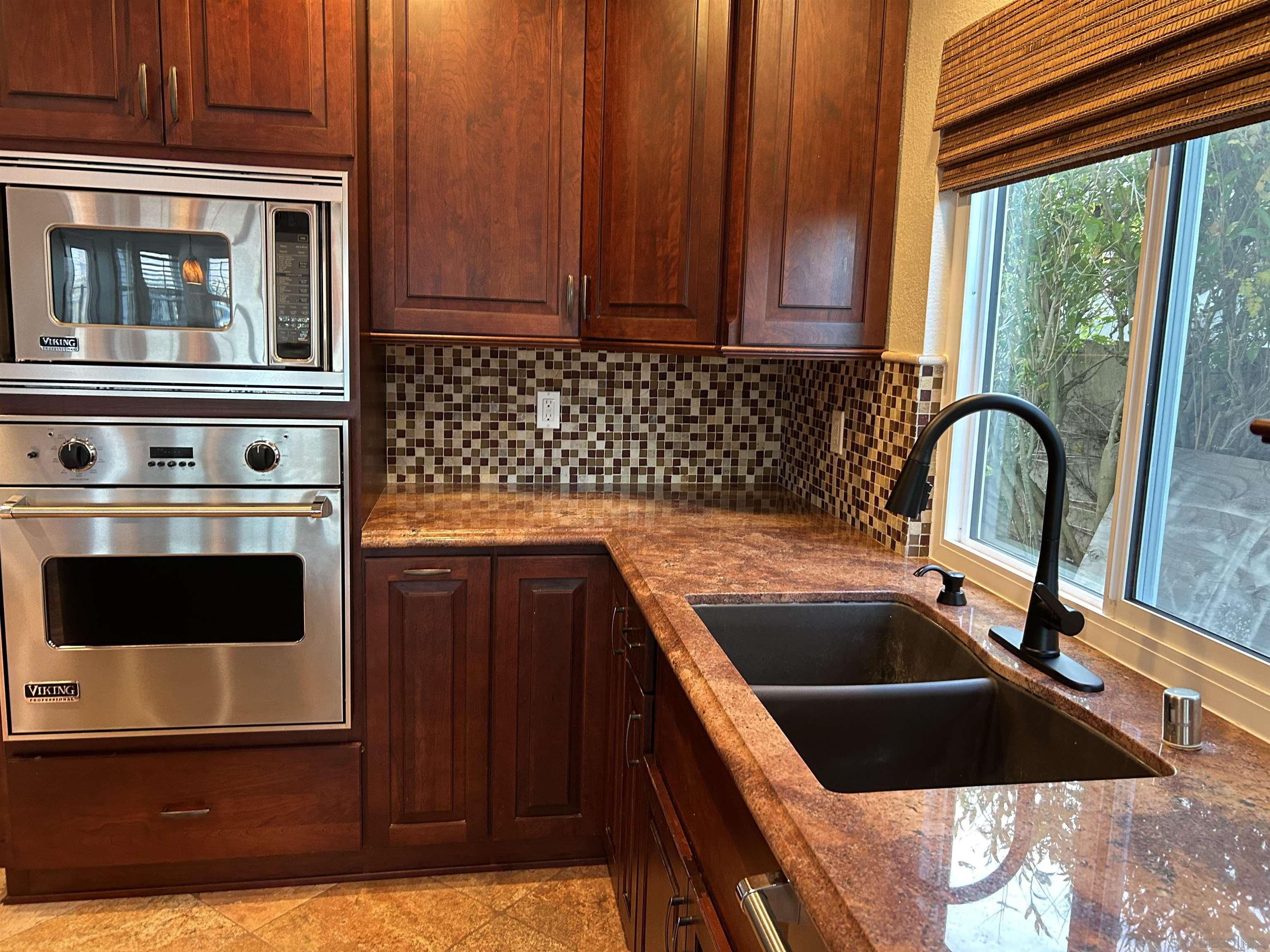 Detail Gallery Image 11 of 34 For 16521  Calle Pulido, San Diego,  CA 92128 - 5 Beds | 3 Baths