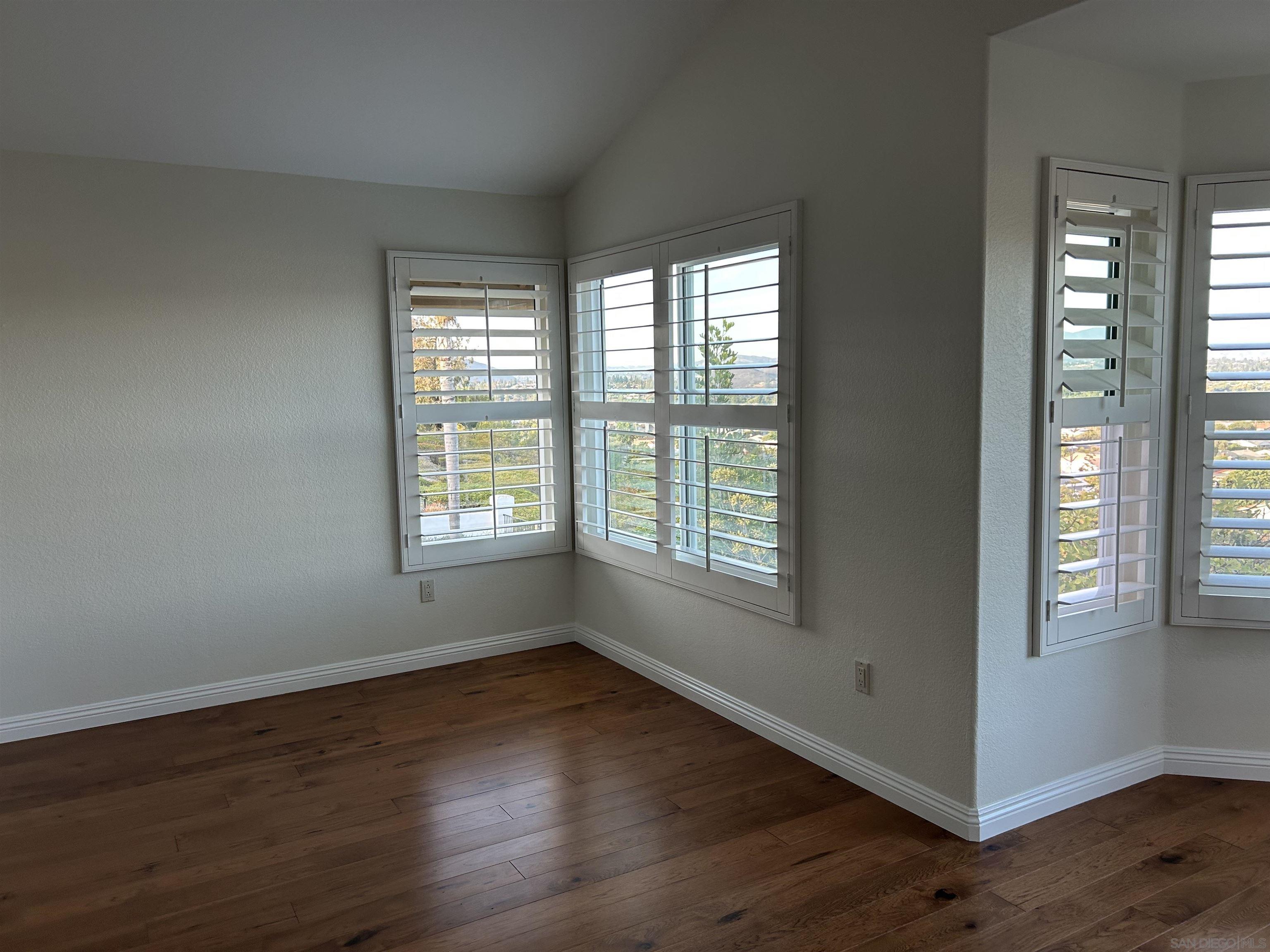 Detail Gallery Image 15 of 34 For 16521  Calle Pulido, San Diego,  CA 92128 - 5 Beds | 3 Baths