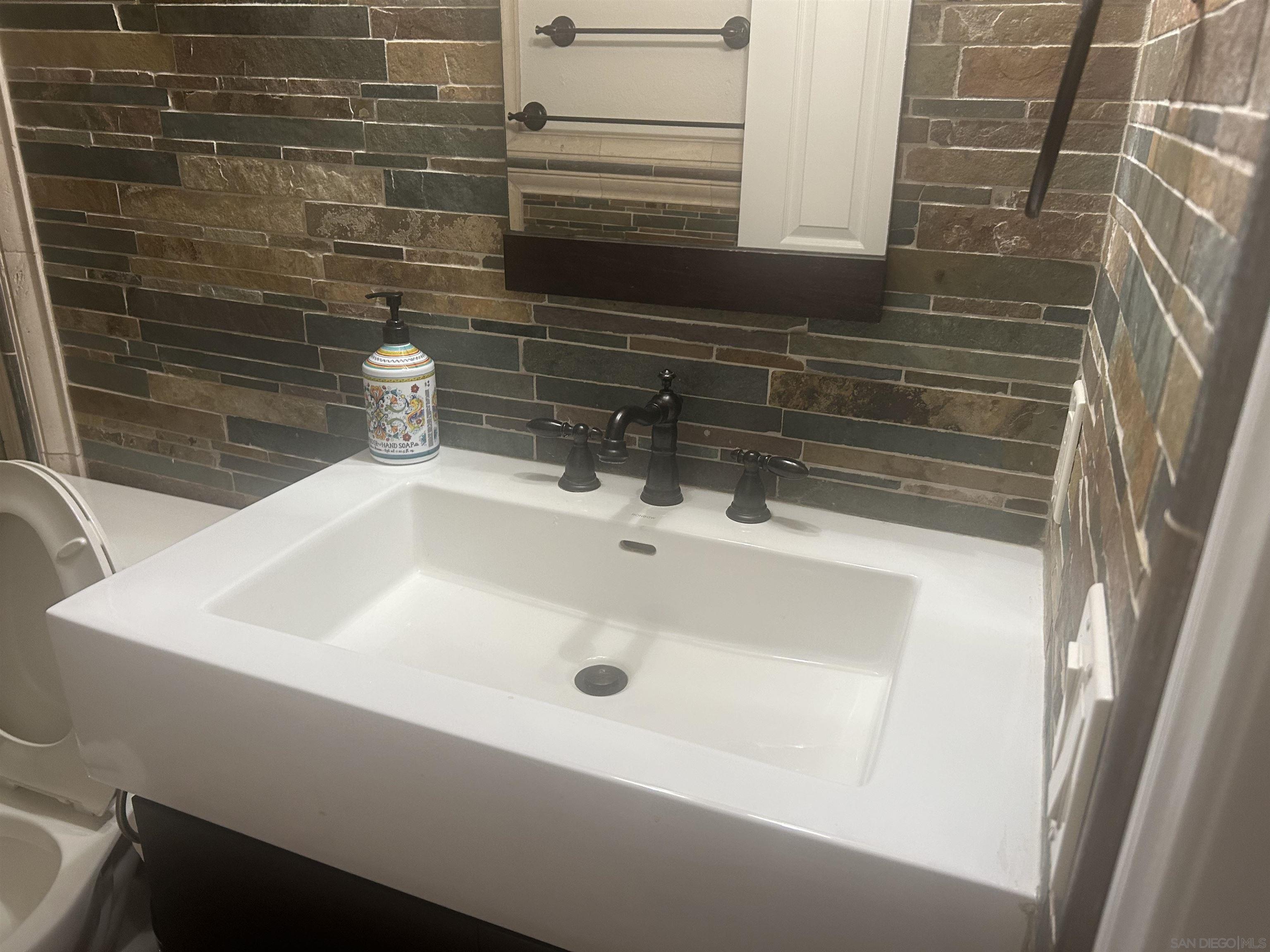 Detail Gallery Image 24 of 34 For 16521  Calle Pulido, San Diego,  CA 92128 - 5 Beds | 3 Baths