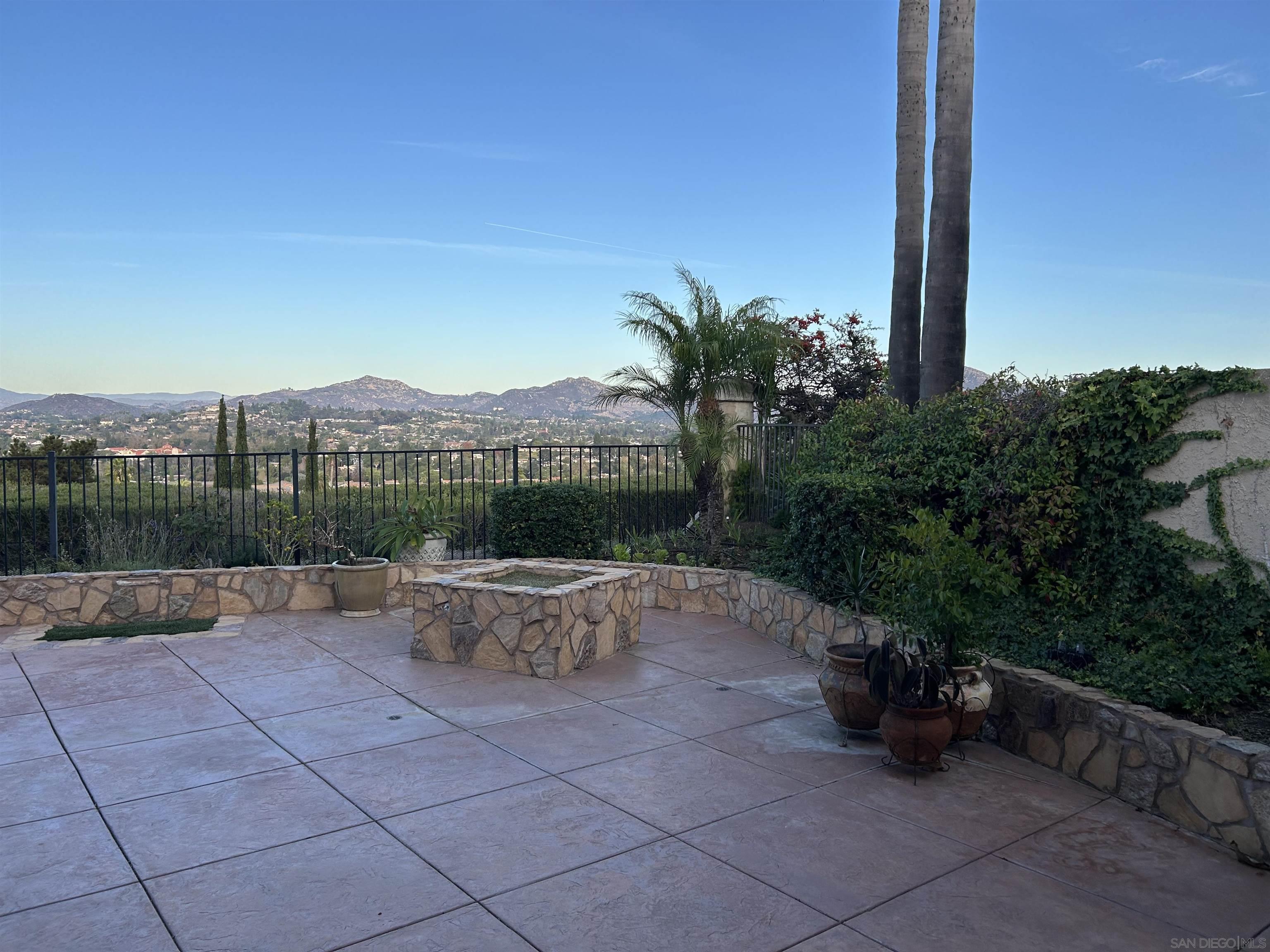 Detail Gallery Image 31 of 34 For 16521  Calle Pulido, San Diego,  CA 92128 - 5 Beds | 3 Baths