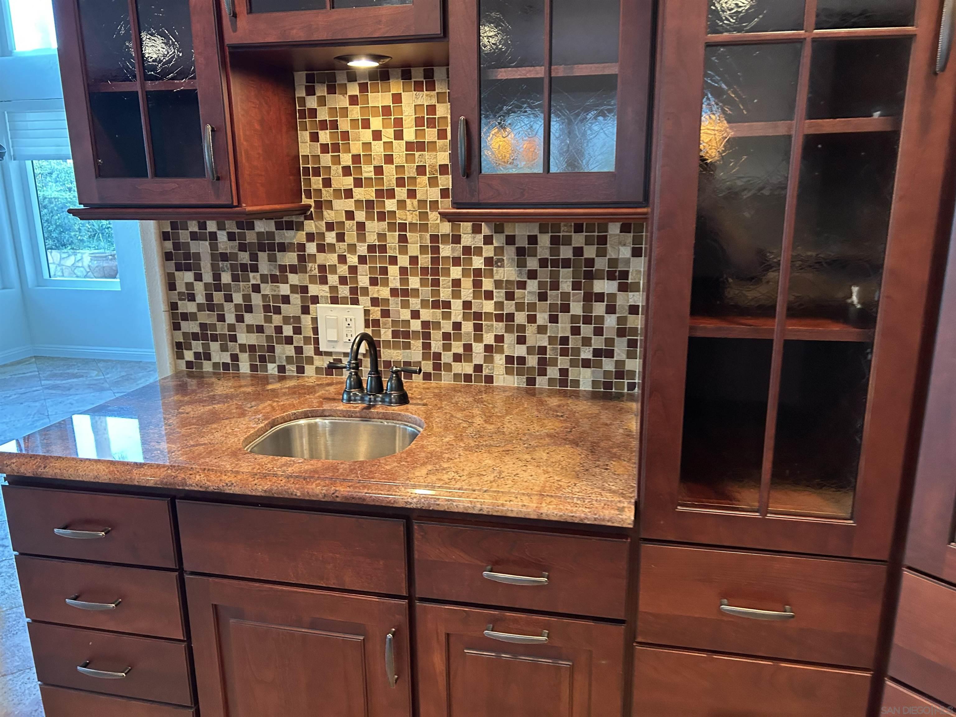 Detail Gallery Image 9 of 34 For 16521  Calle Pulido, San Diego,  CA 92128 - 5 Beds | 3 Baths