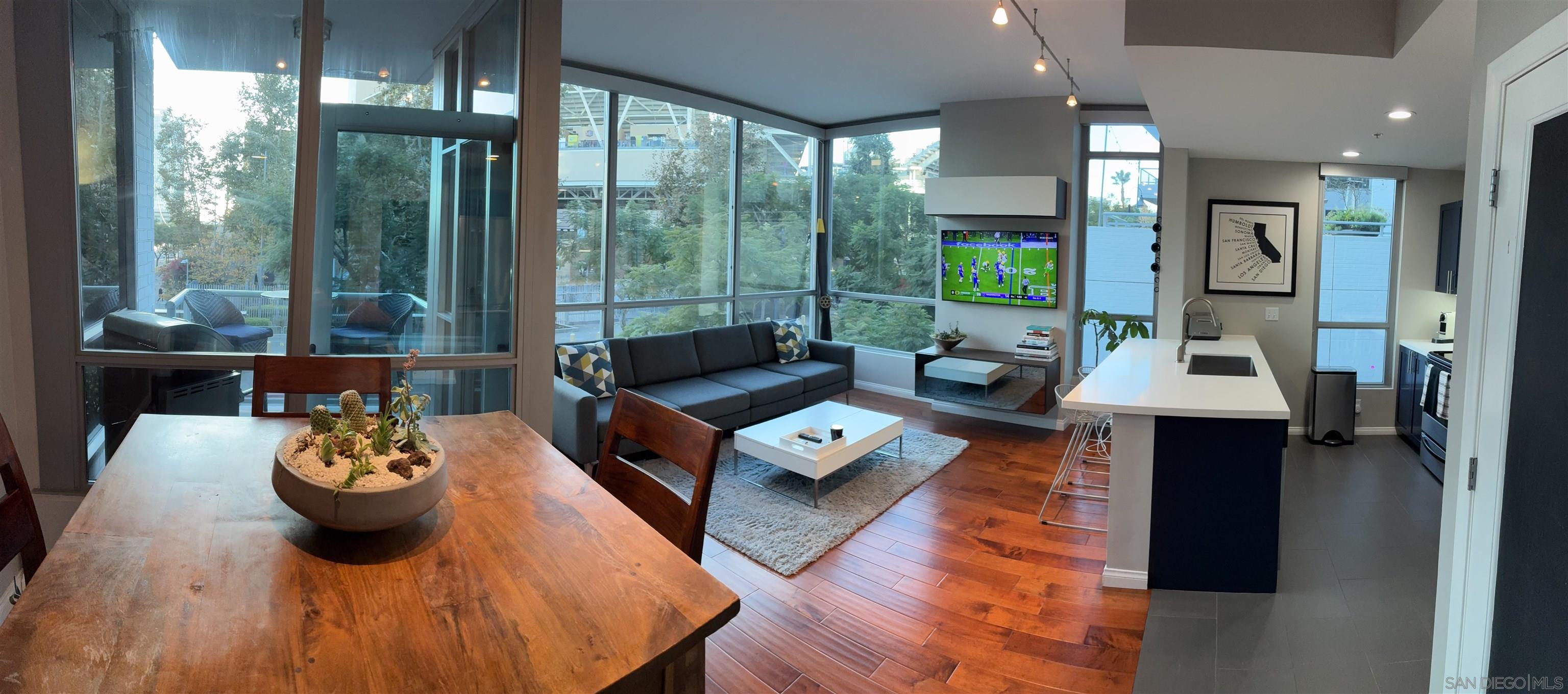 Detail Gallery Image 3 of 75 For 206  Park Blvd.  203, San Diego,  CA 92101 - 2 Beds | 2 Baths