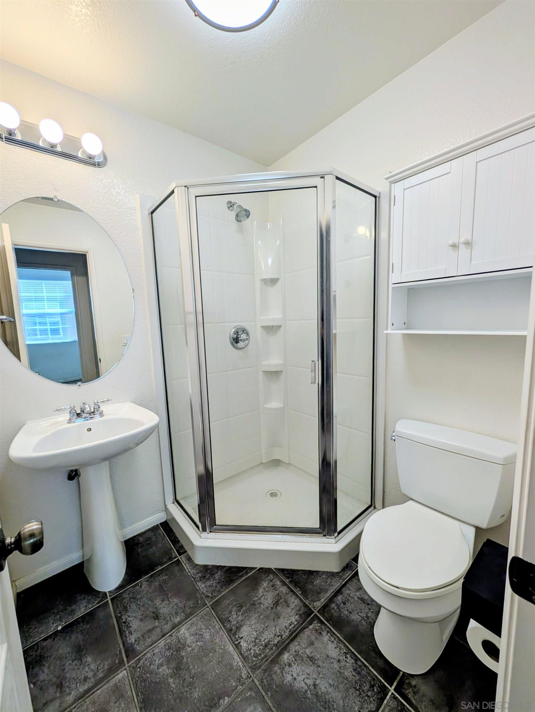 Detail Gallery Image 7 of 21 For 729  Kellogg Street, San Marcos,  CA 92078 - 3 Beds | 3 Baths