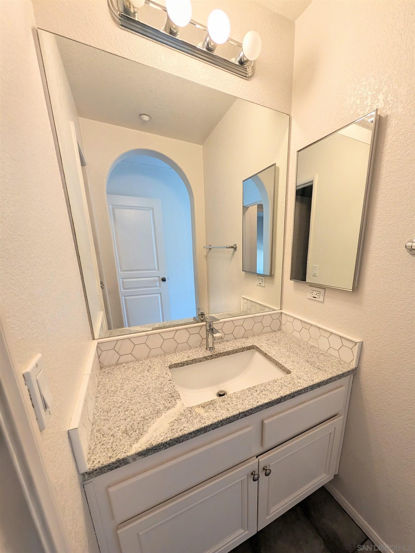 Detail Gallery Image 9 of 21 For 729  Kellogg Street, San Marcos,  CA 92078 - 3 Beds | 3 Baths