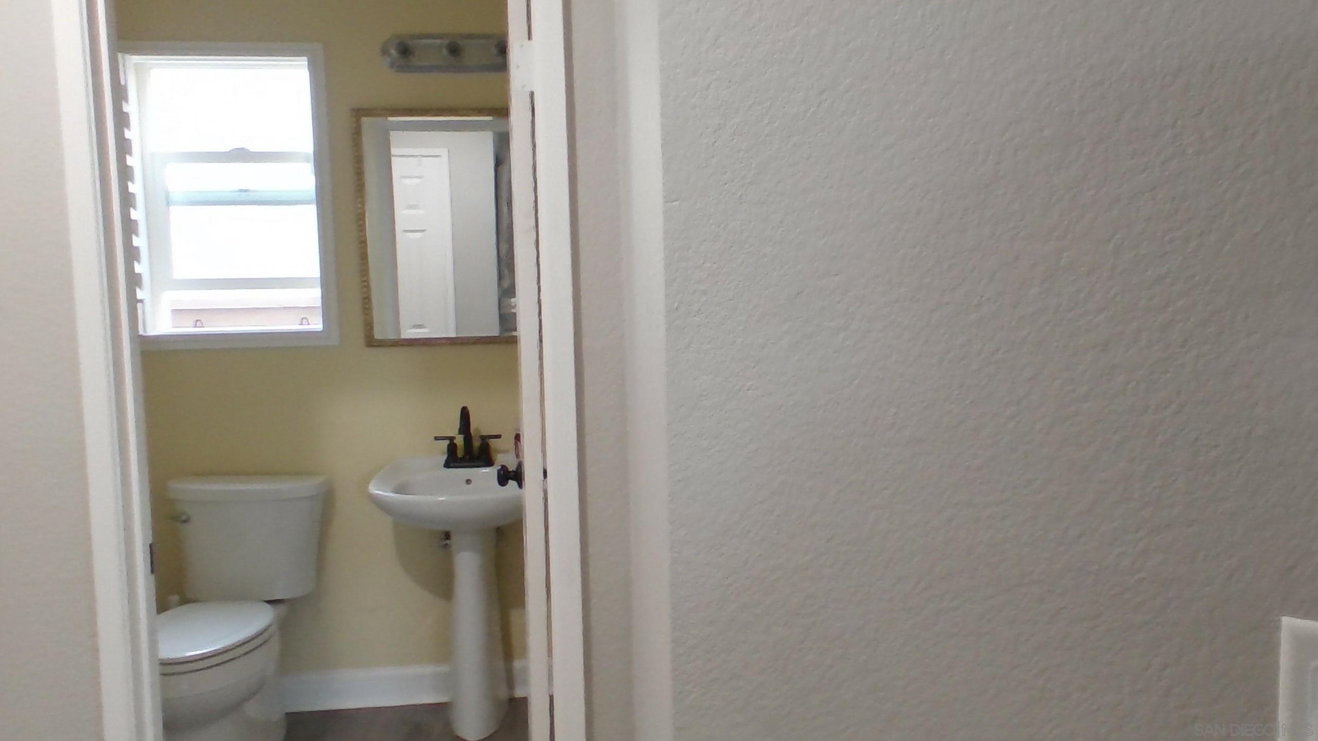 Detail Gallery Image 8 of 36 For 843  Caminito Las Olas, Chula Vista,  CA 91911 - 4 Beds | 2/1 Baths