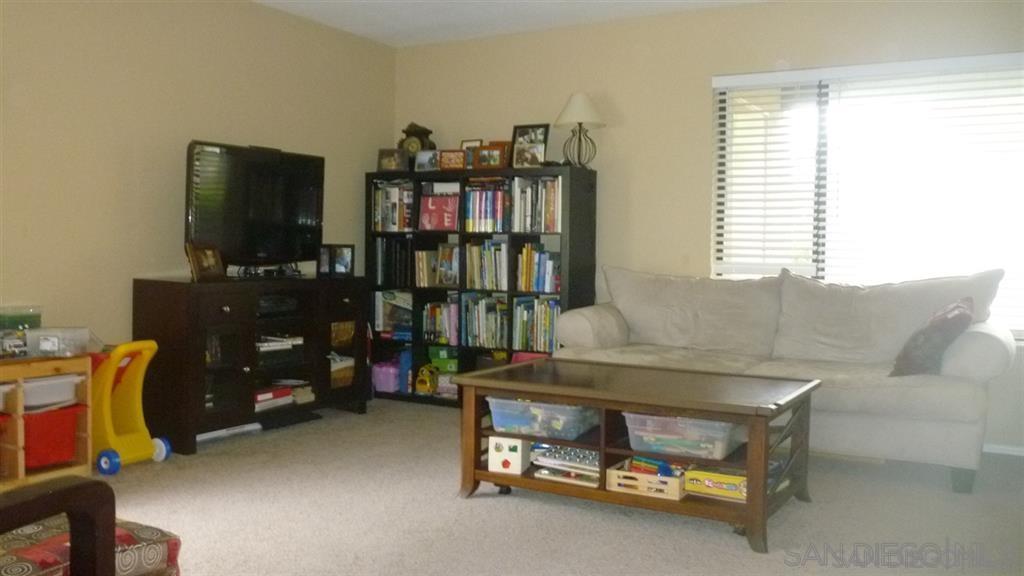 Detail Gallery Image 12 of 19 For 8434  Summerdale Rd  B, San Diego,  CA 92126 - 2 Beds | 1/1 Baths