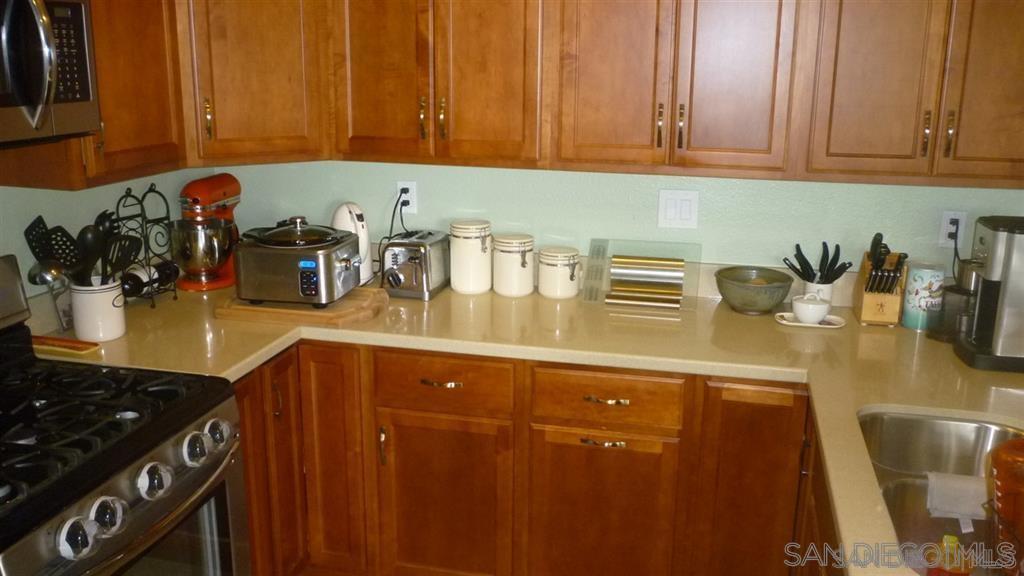 Detail Gallery Image 3 of 19 For 8434  Summerdale Rd  B, San Diego,  CA 92126 - 2 Beds | 1/1 Baths