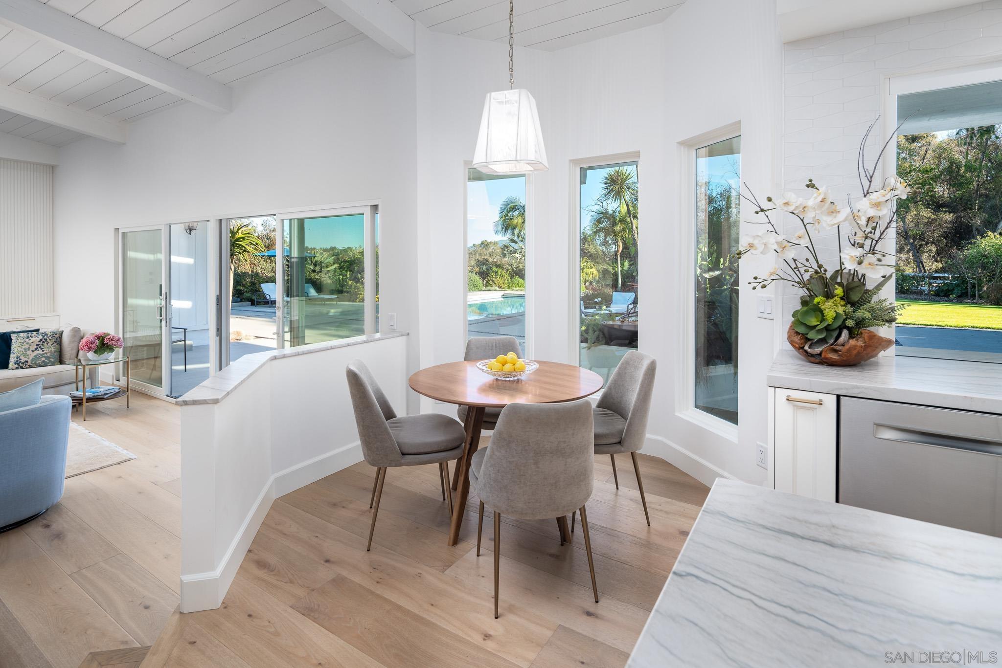 Detail Gallery Image 12 of 56 For 16039  via Del Alba, Rancho Santa Fe,  CA 92067 - 5 Beds | 3/1 Baths