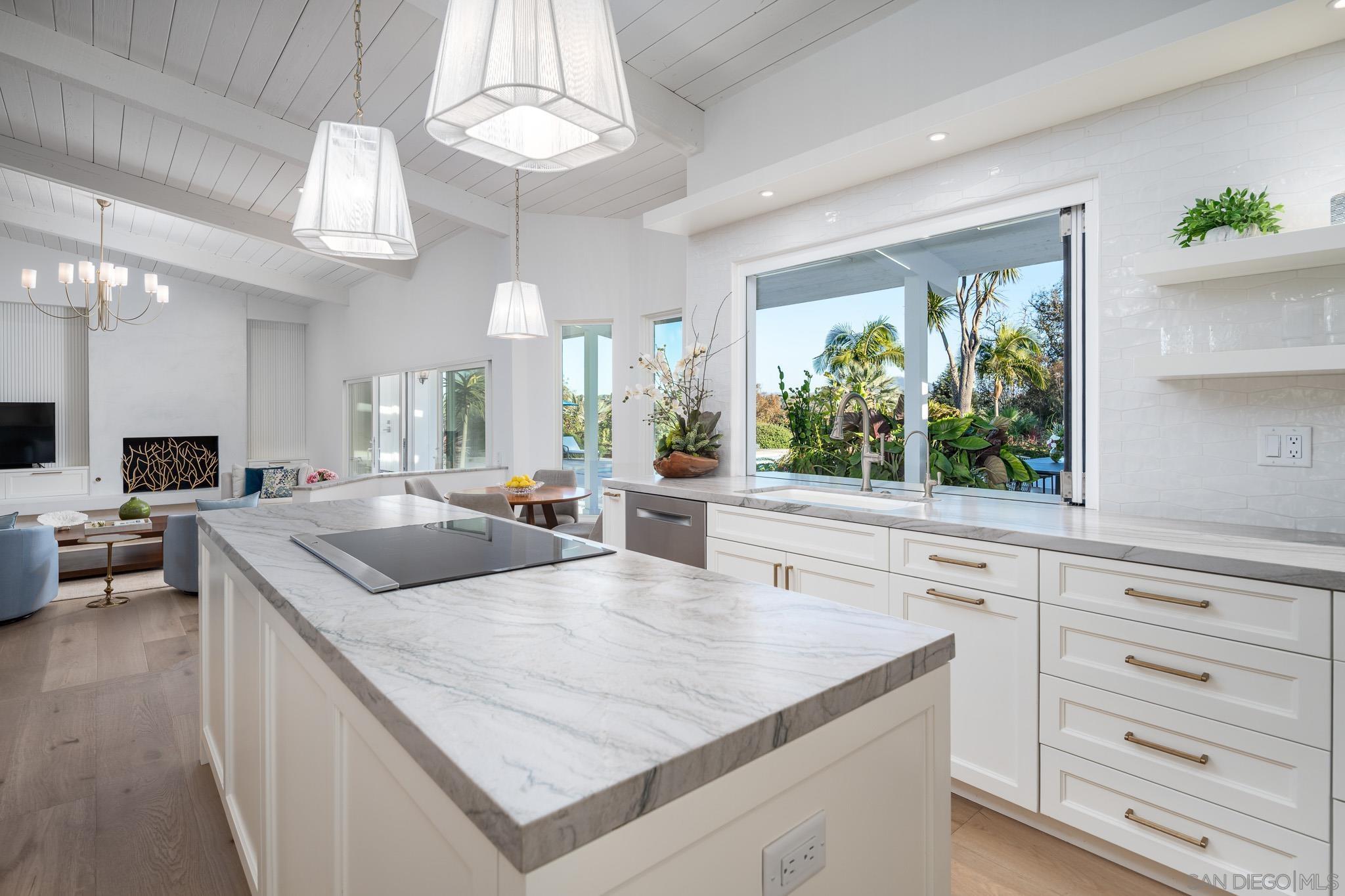 Detail Gallery Image 13 of 56 For 16039  via Del Alba, Rancho Santa Fe,  CA 92067 - 5 Beds | 3/1 Baths