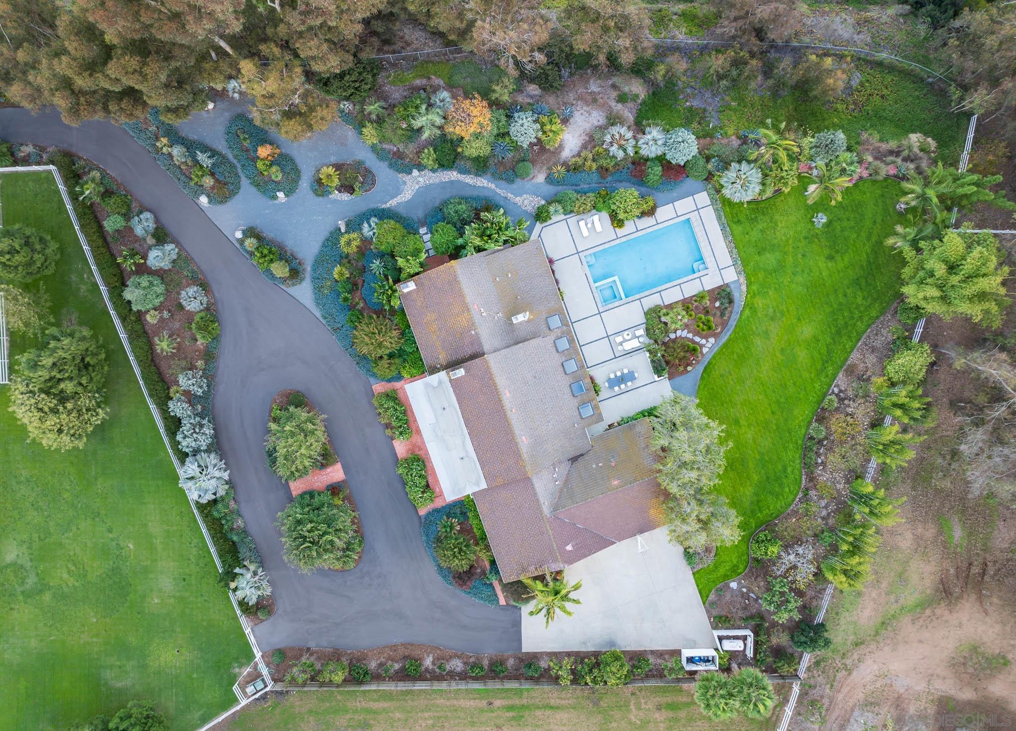 Detail Gallery Image 35 of 56 For 16039  via Del Alba, Rancho Santa Fe,  CA 92067 - 5 Beds | 3/1 Baths