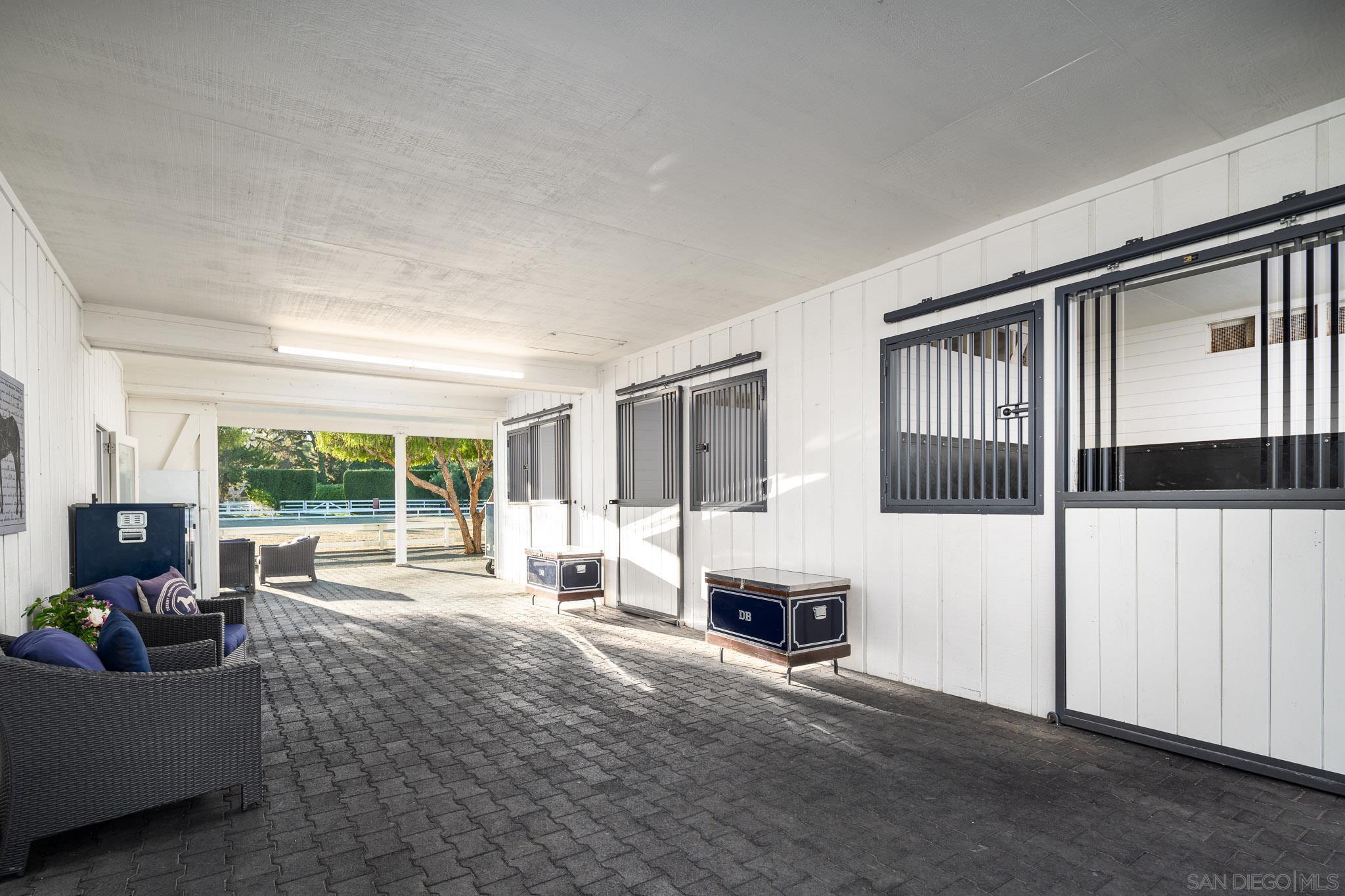 Detail Gallery Image 38 of 56 For 16039  via Del Alba, Rancho Santa Fe,  CA 92067 - 5 Beds | 3/1 Baths