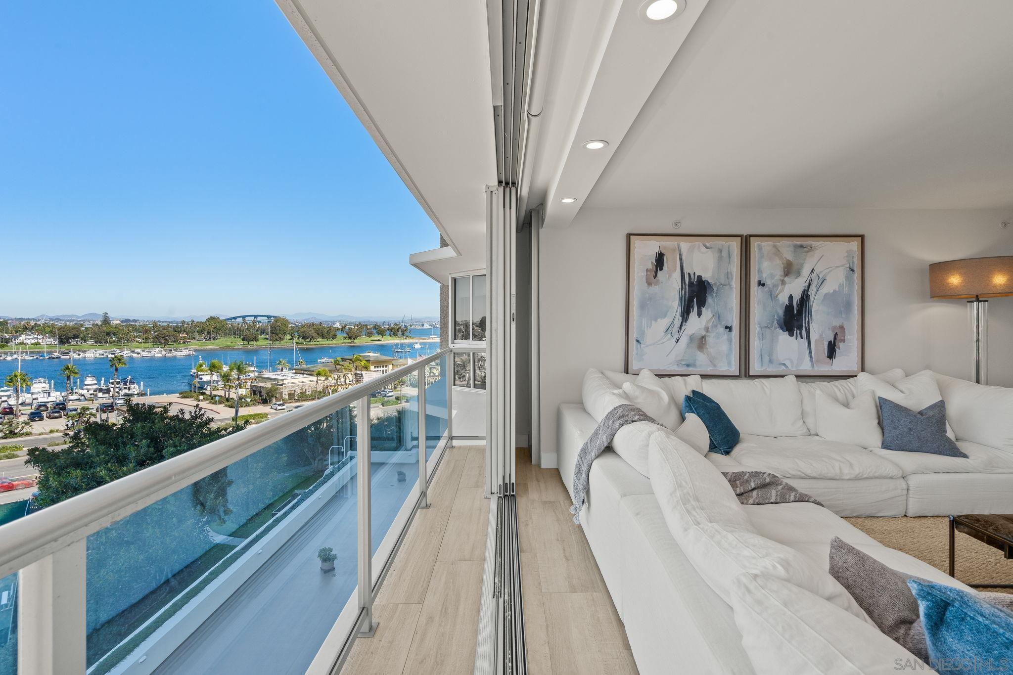 Detail Gallery Image 12 of 32 For 1750  Avenida Del Mundo  #504,  Coronado,  CA 92118 - 3 Beds | 3 Baths