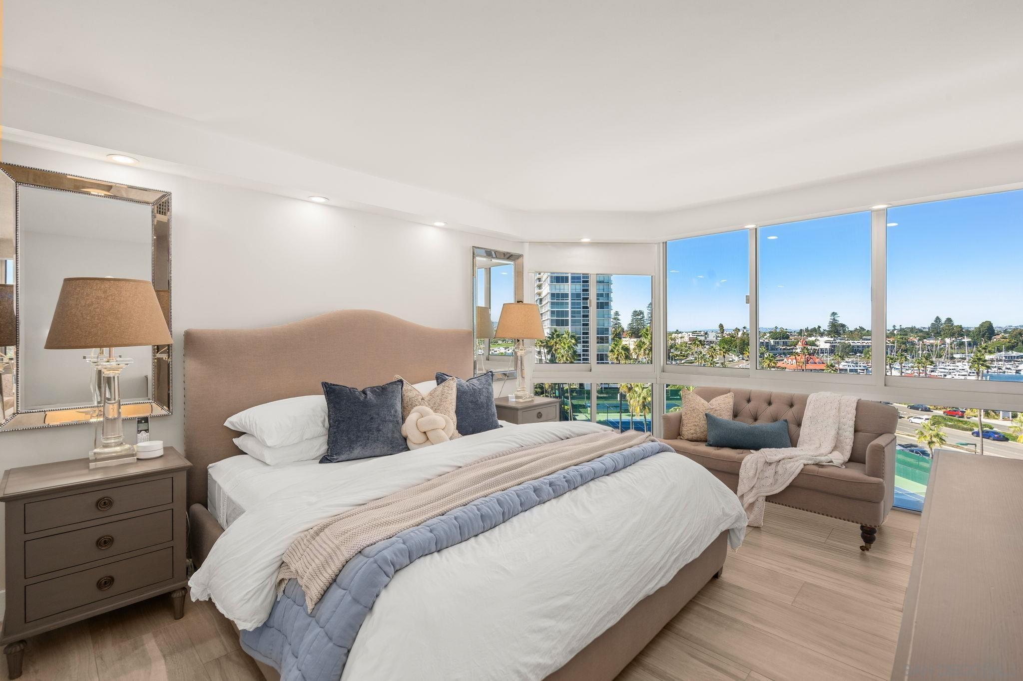 Detail Gallery Image 14 of 32 For 1750  Avenida Del Mundo  #504,  Coronado,  CA 92118 - 3 Beds | 3 Baths