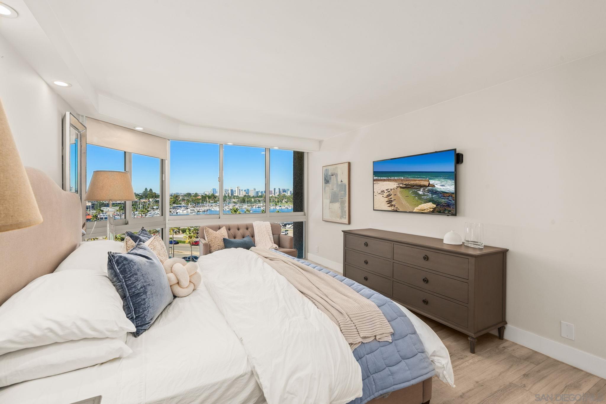 Detail Gallery Image 15 of 32 For 1750  Avenida Del Mundo  #504,  Coronado,  CA 92118 - 3 Beds | 3 Baths