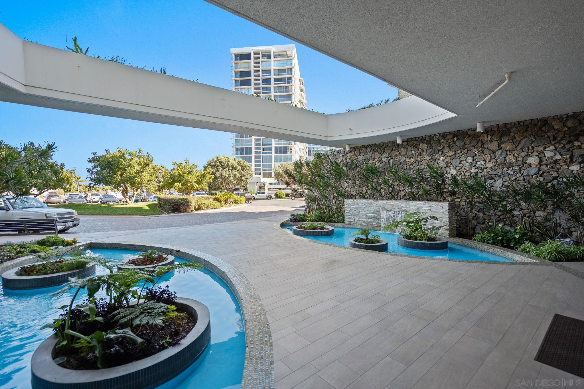 Detail Gallery Image 3 of 32 For 1750  Avenida Del Mundo  #504,  Coronado,  CA 92118 - 3 Beds | 3 Baths