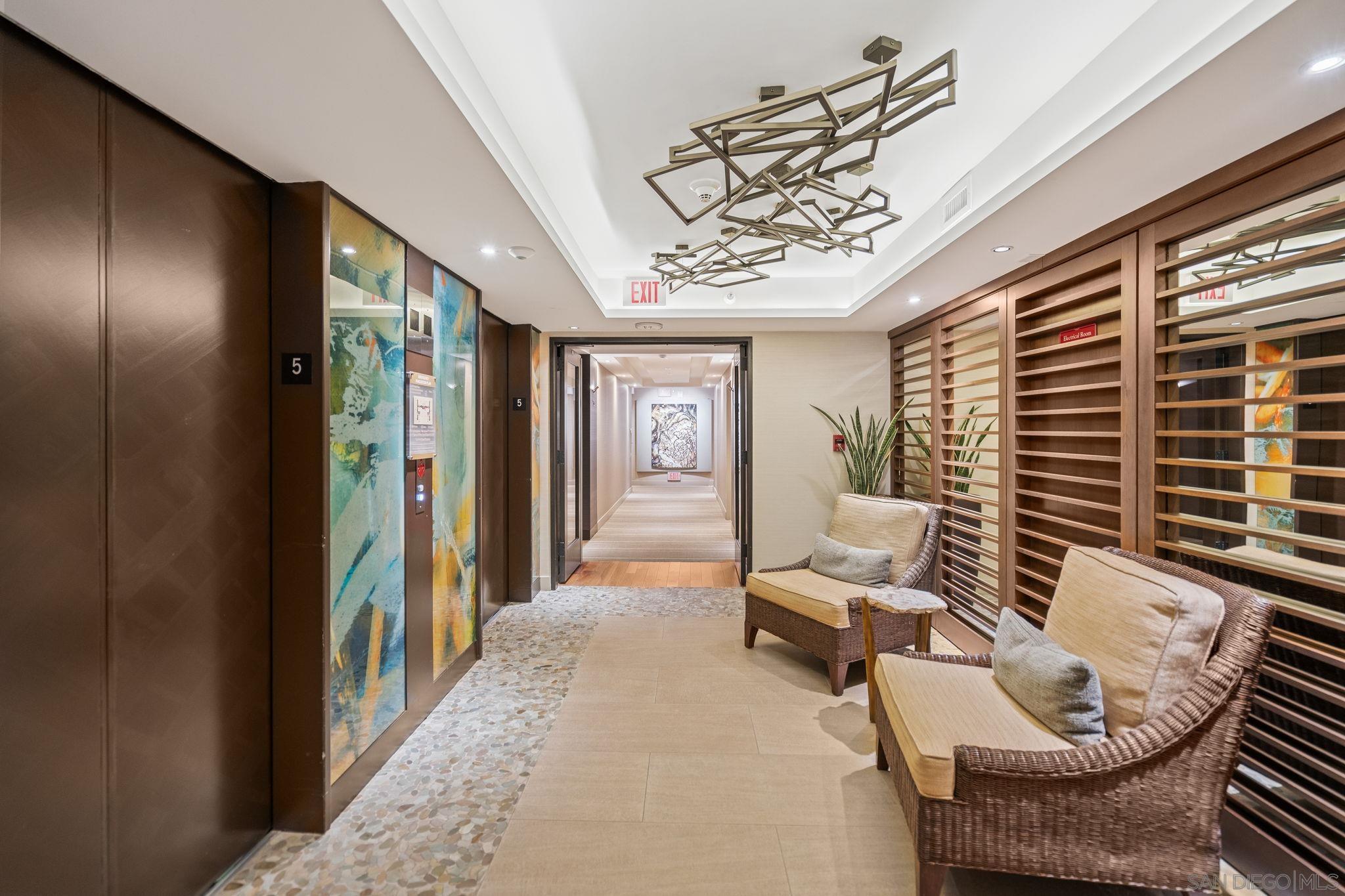 Detail Gallery Image 4 of 32 For 1750  Avenida Del Mundo  #504,  Coronado,  CA 92118 - 3 Beds | 3 Baths