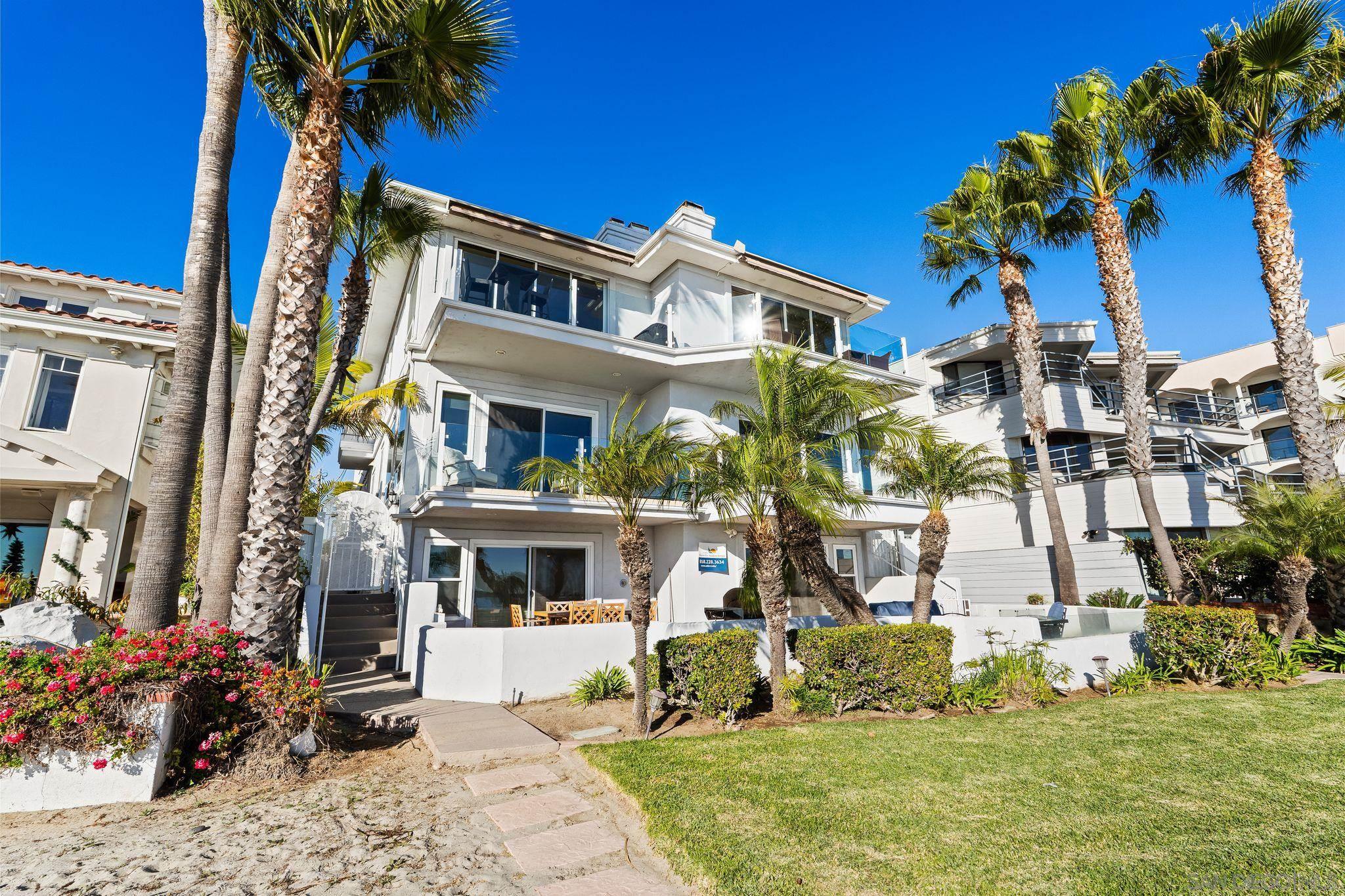 Detail Gallery Image 12 of 44 For 1177  Pacific Beach Drive  #a,  San Diego,  CA 92109 - 3 Beds | 2 Baths