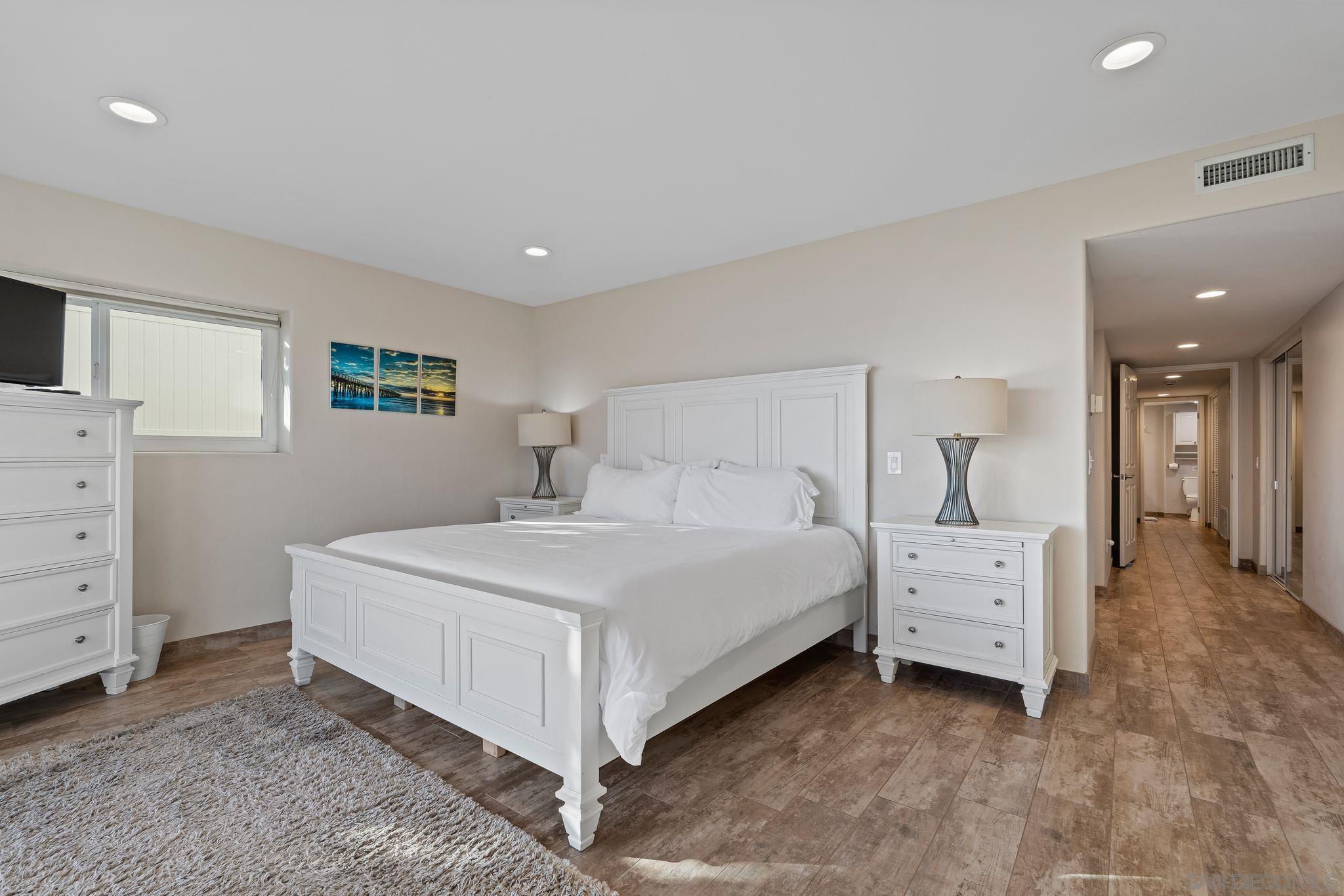 Detail Gallery Image 24 of 44 For 1177  Pacific Beach Drive  #a,  San Diego,  CA 92109 - 3 Beds | 2 Baths