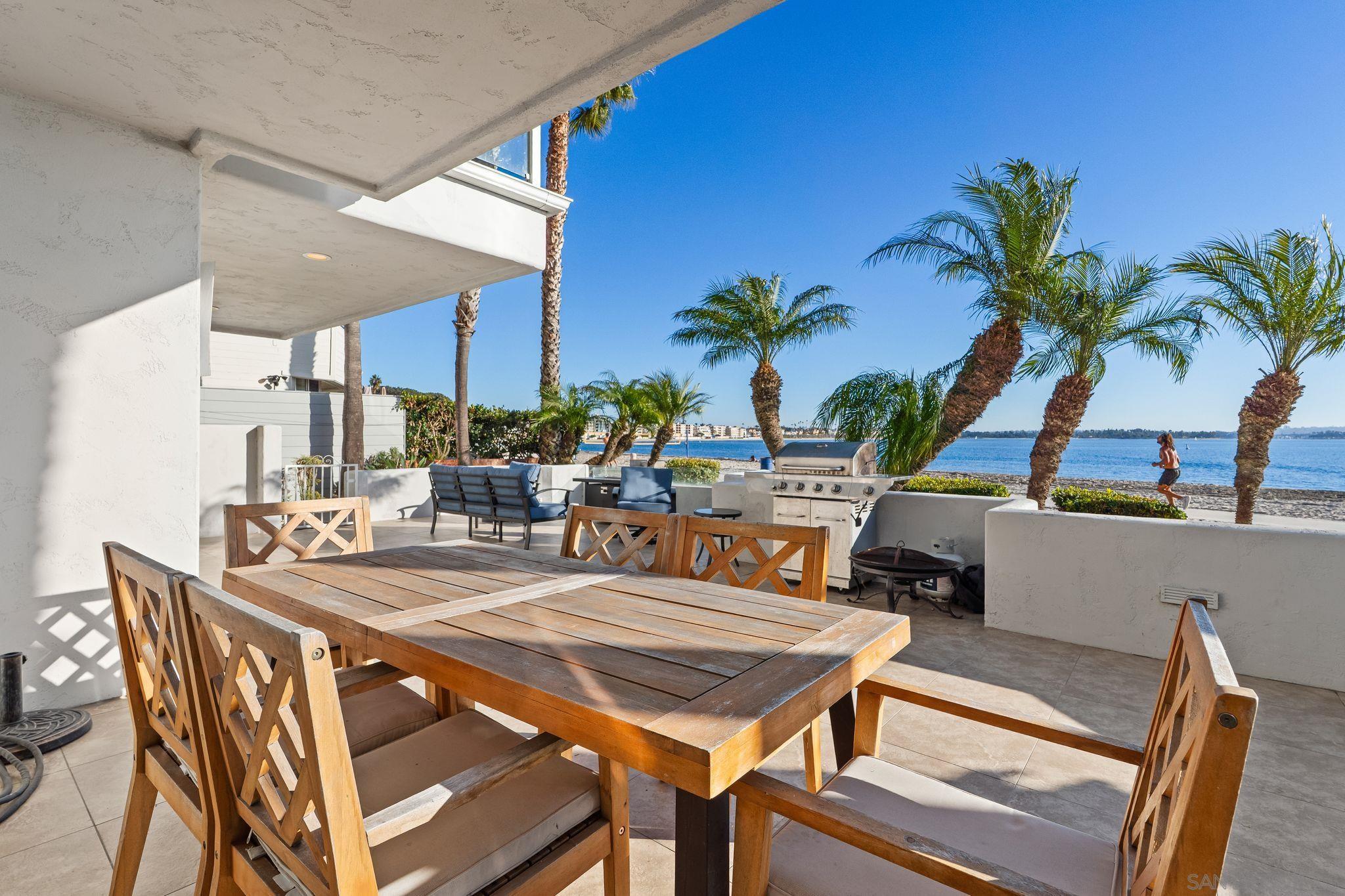 Detail Gallery Image 31 of 44 For 1177  Pacific Beach Drive  #a,  San Diego,  CA 92109 - 3 Beds | 2 Baths