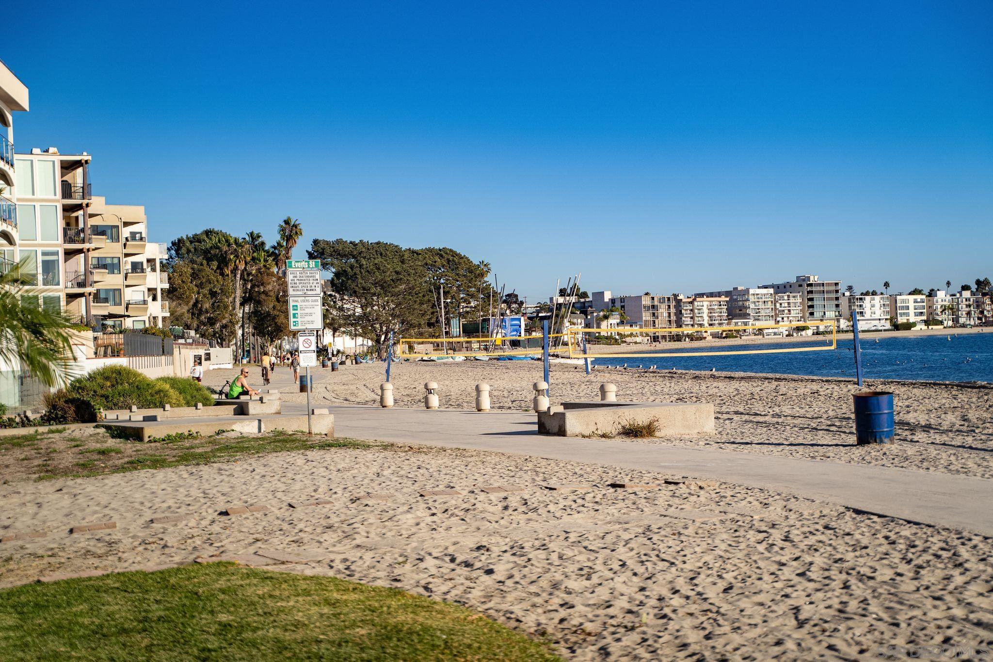 Detail Gallery Image 41 of 44 For 1177  Pacific Beach Drive  #a,  San Diego,  CA 92109 - 3 Beds | 2 Baths